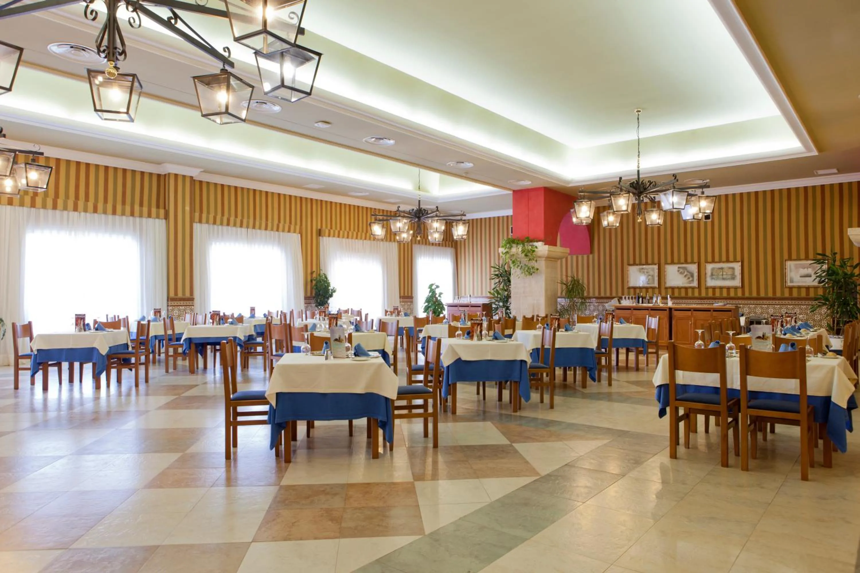 Restaurant/places to eat in Playacartaya