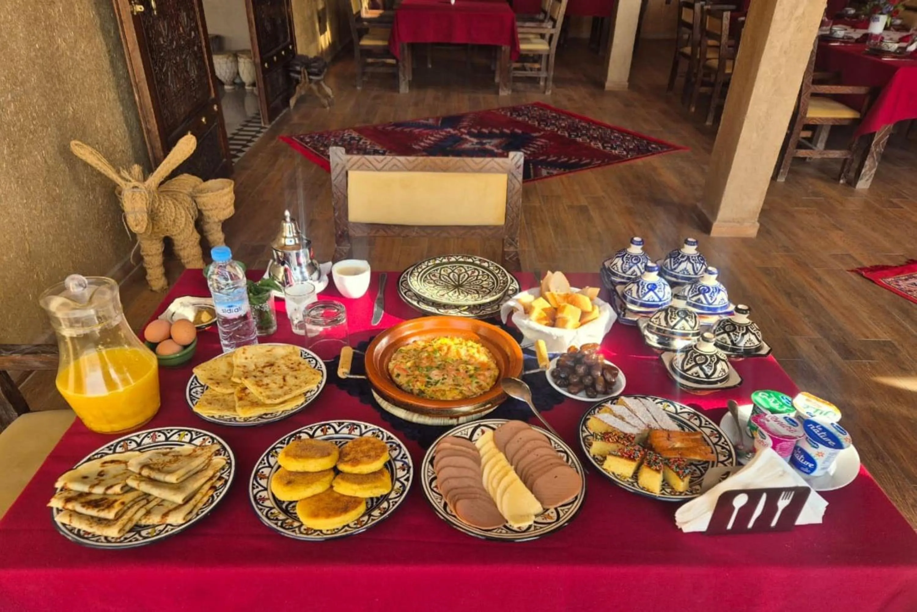 Breakfast in Yakout Merzouga Luxury Camp