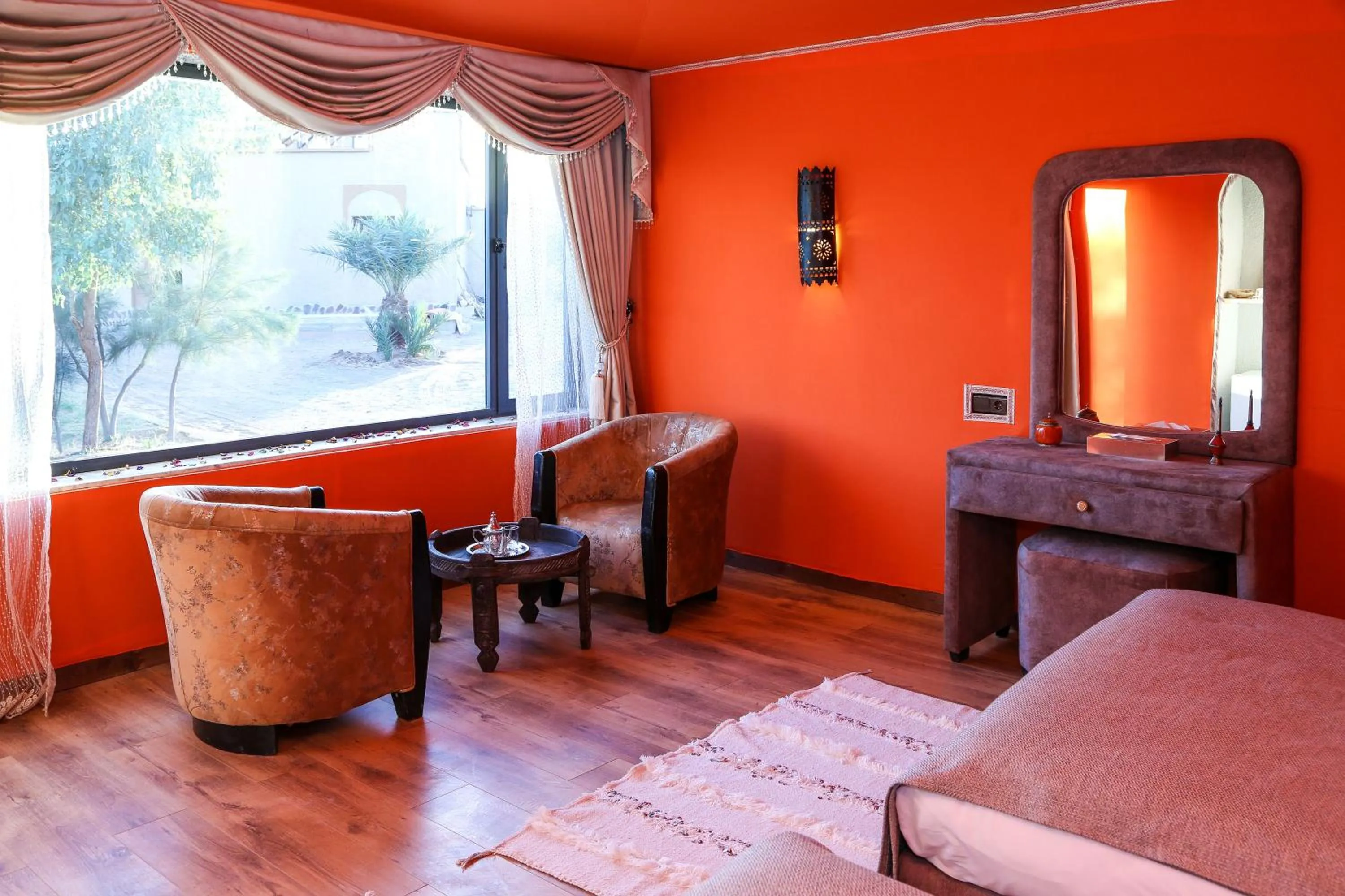 Dining area, Bed in Yakout Merzouga Luxury Camp