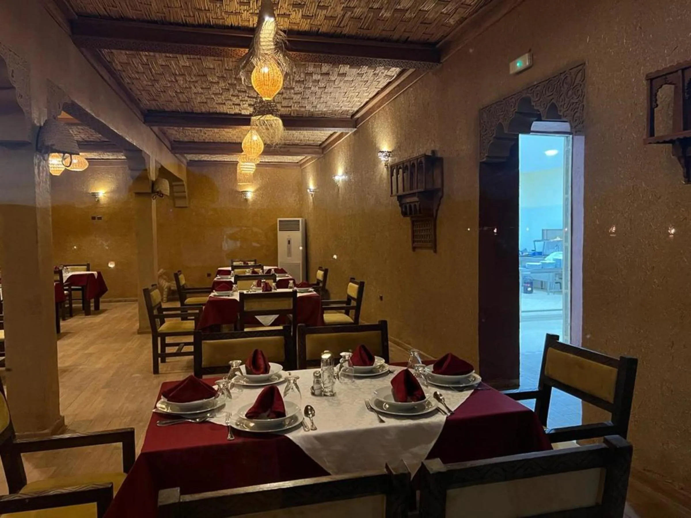 Restaurant/places to eat in Yakout Merzouga Luxury Camp