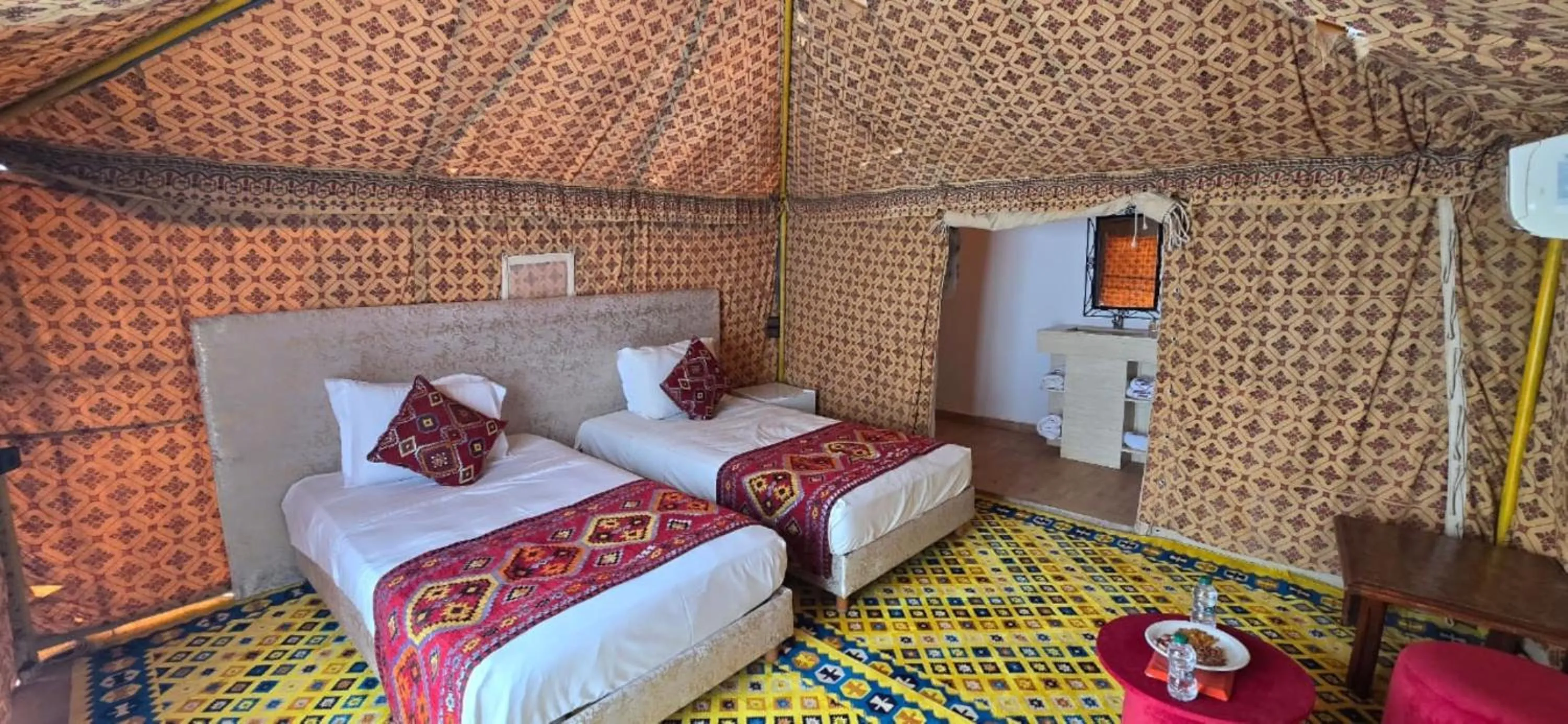 Bedroom, Bed in Yakout Merzouga Luxury Camp