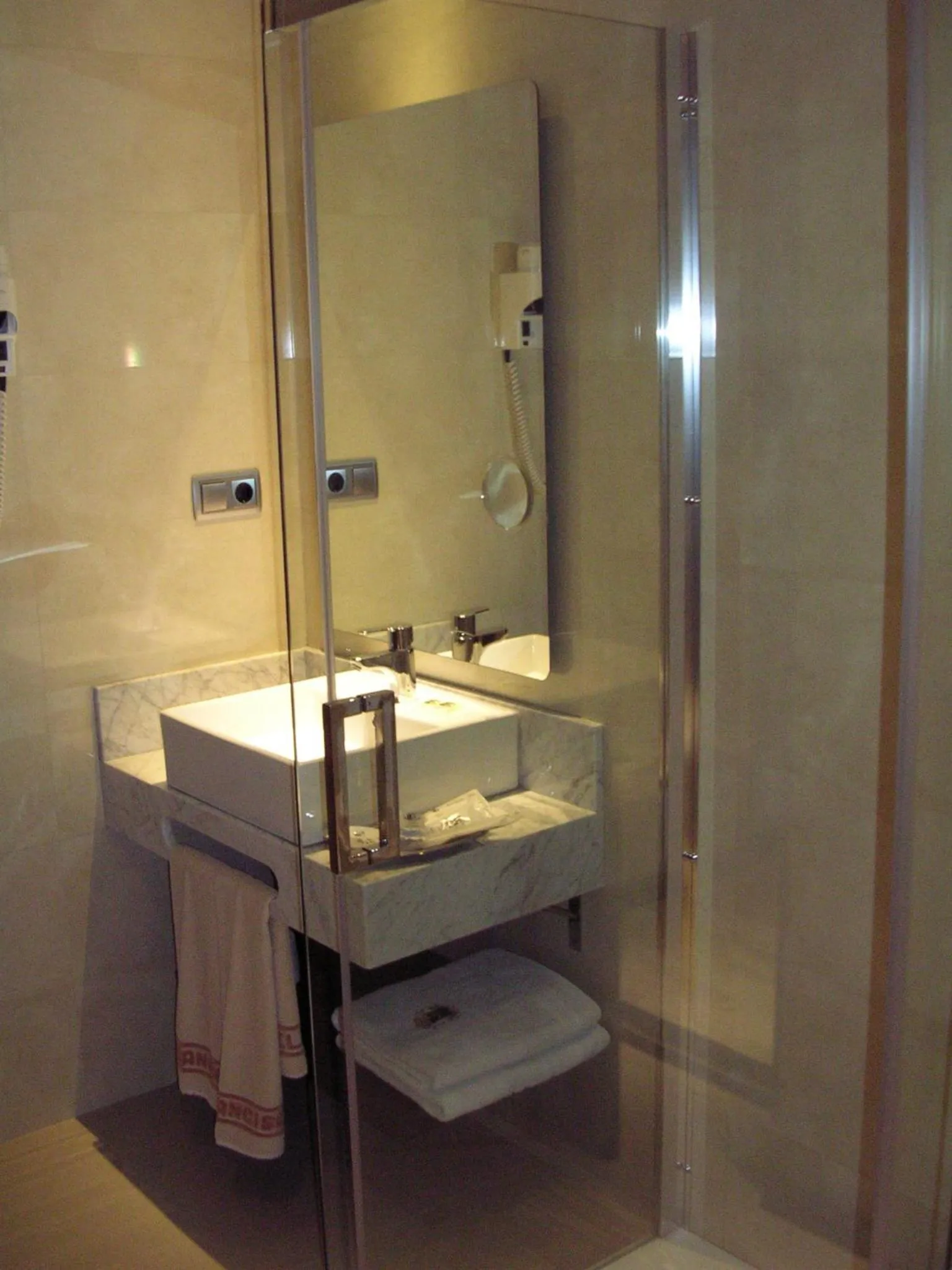 Bathroom in Hotel Francisco II