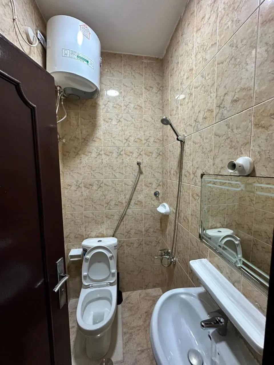 Double or Twin Room with Bathroom in International Abu Dhabi Hostel Double or Twin Room with Bathroom in International Abu Dhabi Hostel