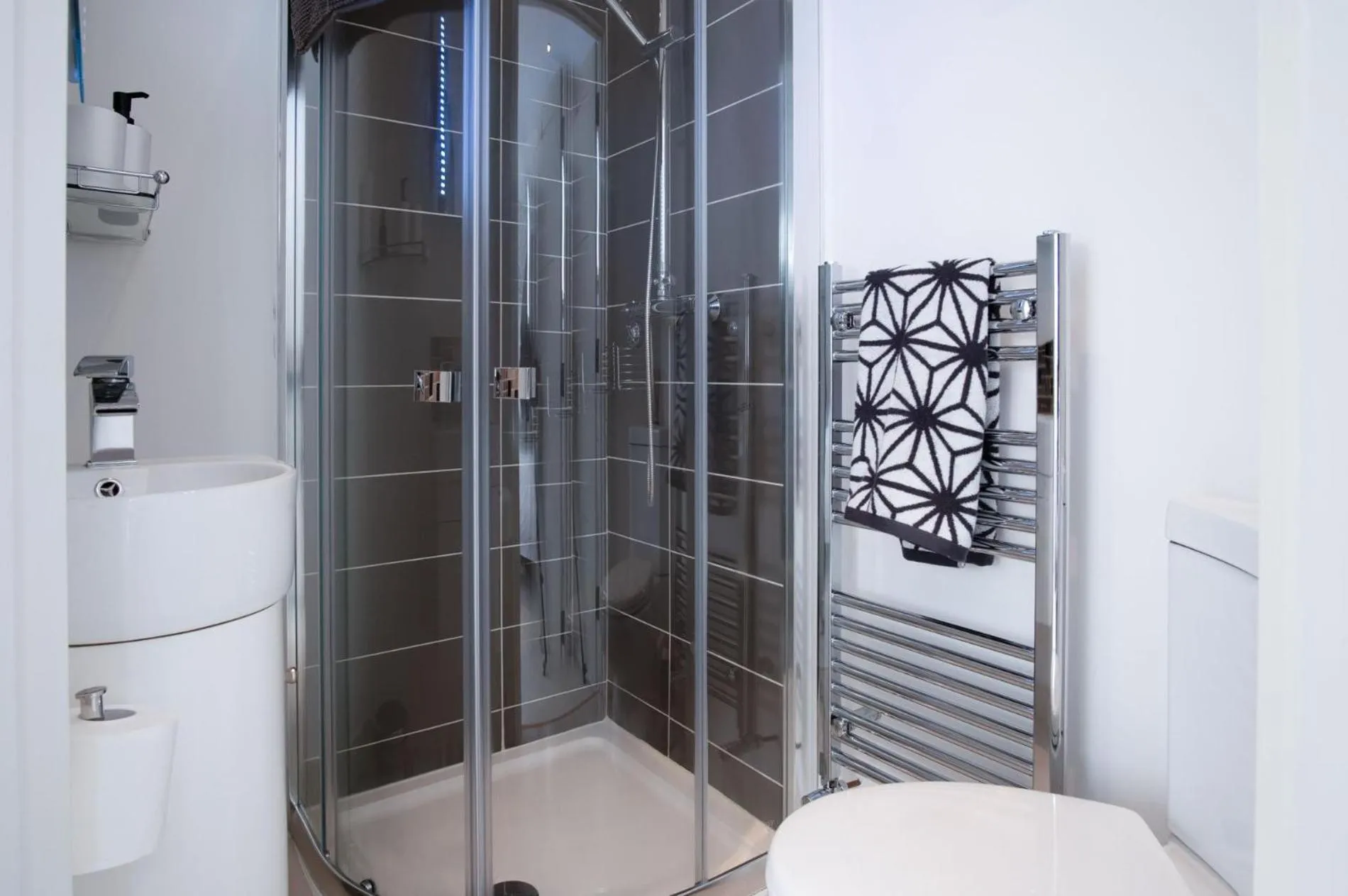 Floor plan in Skylark - 2 Bedroom Apartment - Tenby