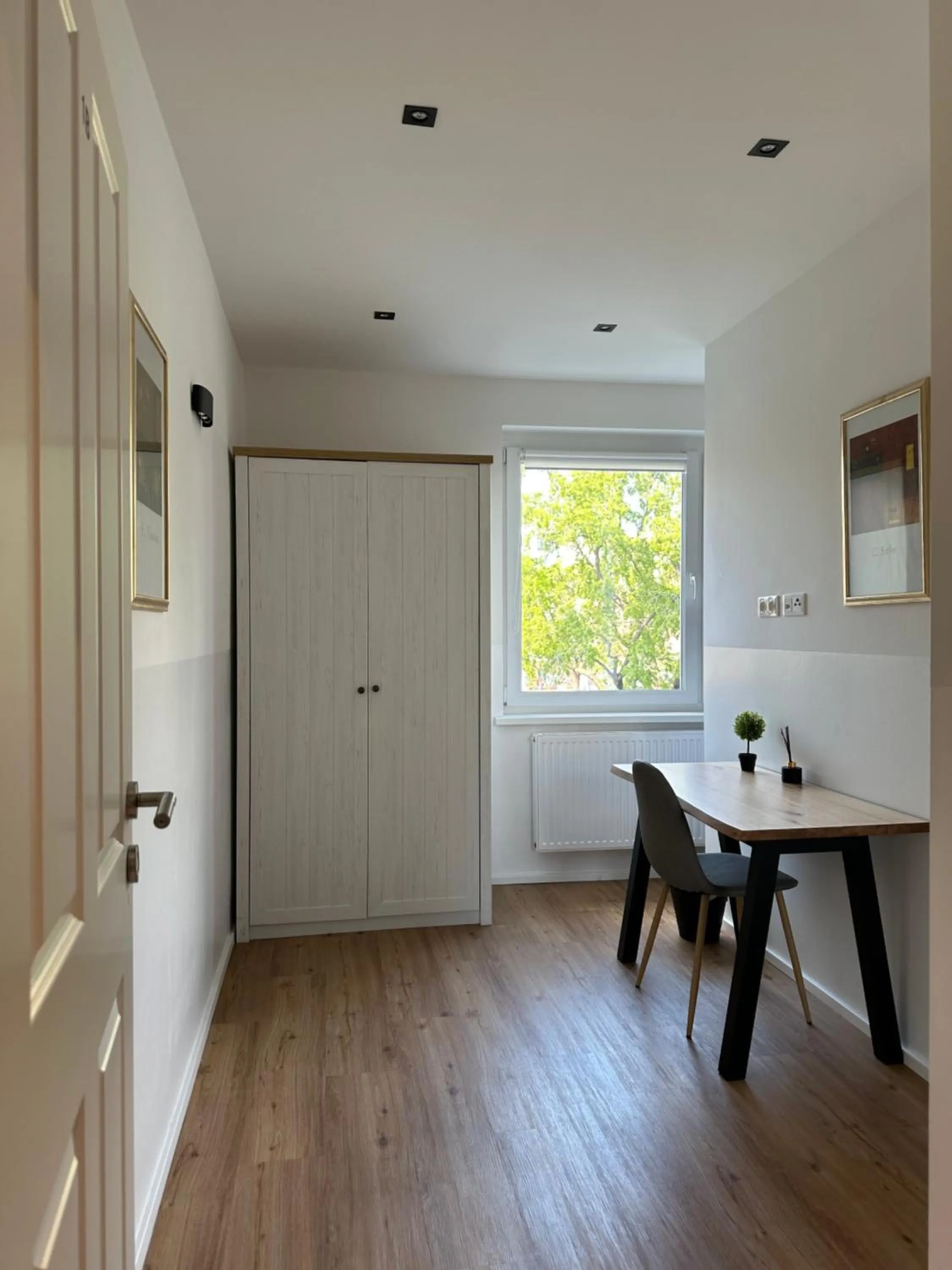 Twin Room Y1B in Lion`s Rooms n Apartments