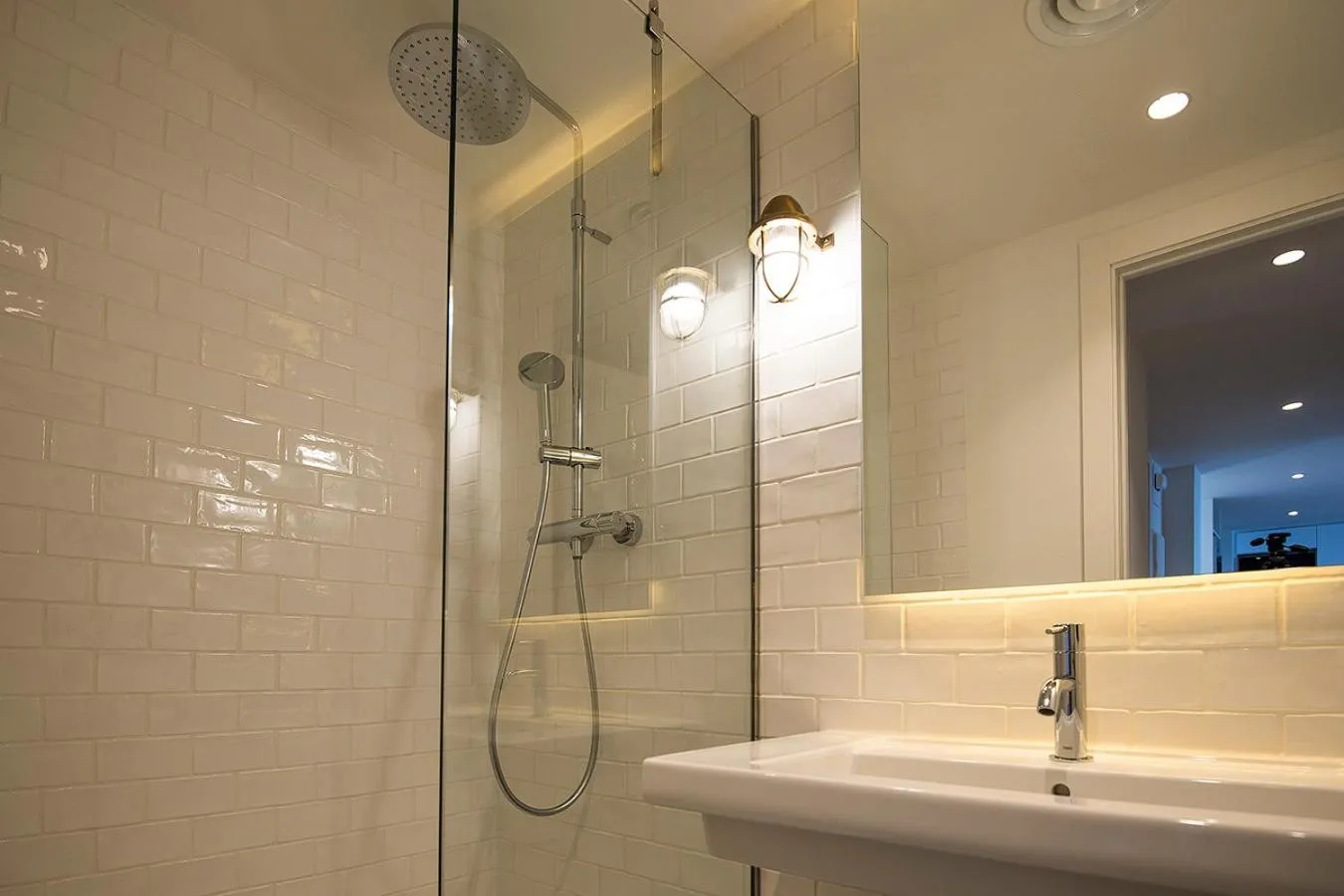 Shower in Hotel Els Pins