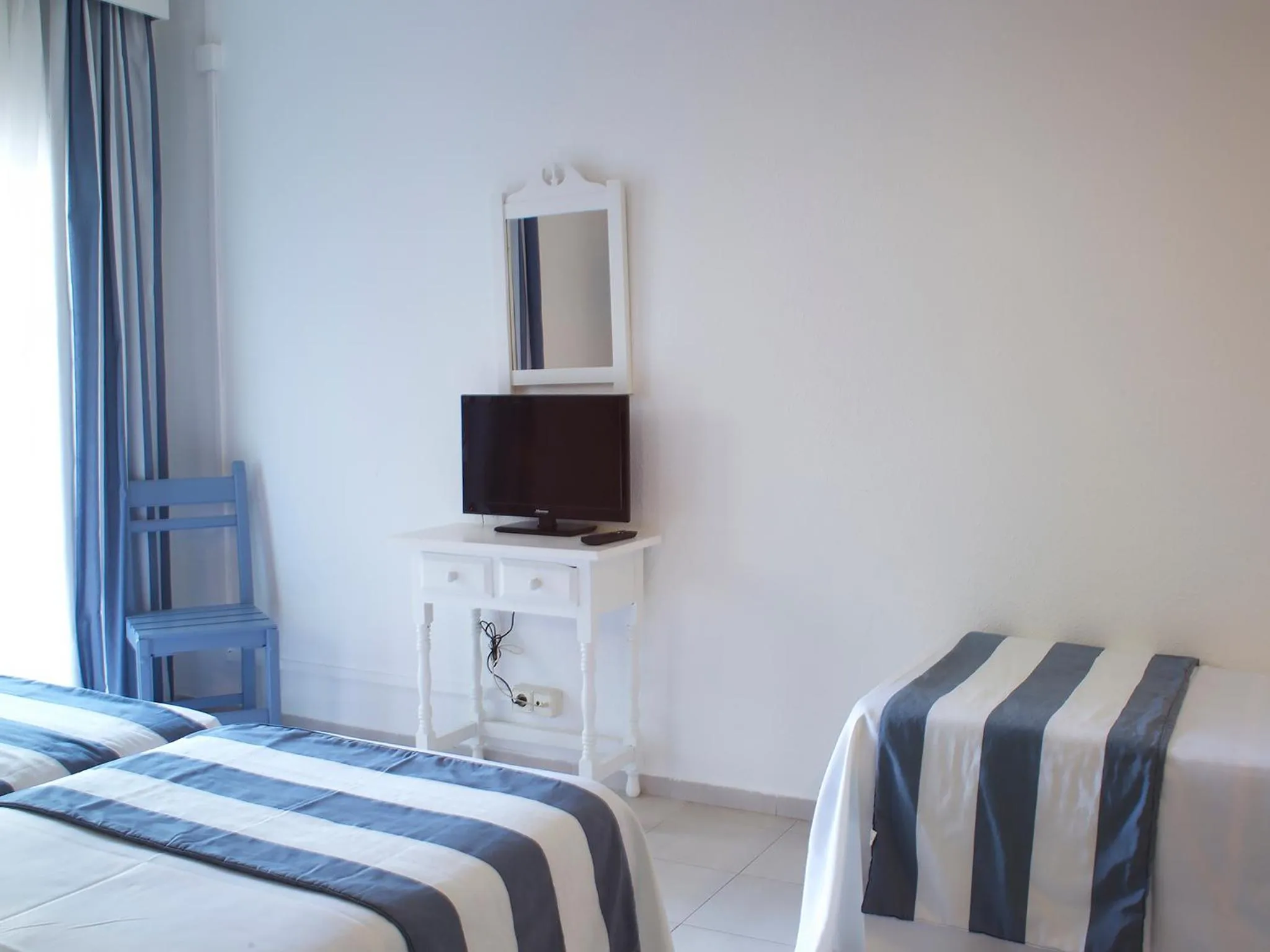 Bedroom, Bed in Hotel Els Pins