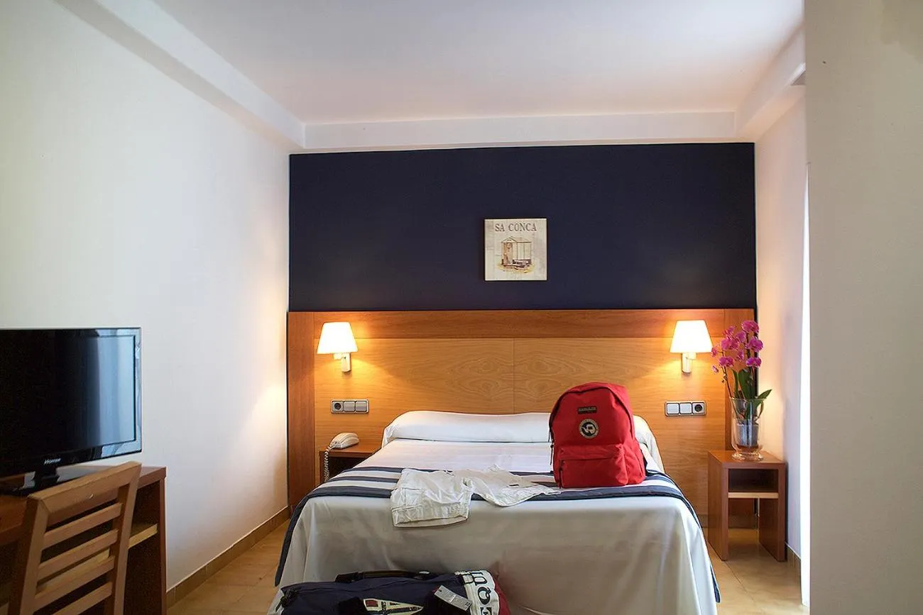 Bed in Hotel Els Pins