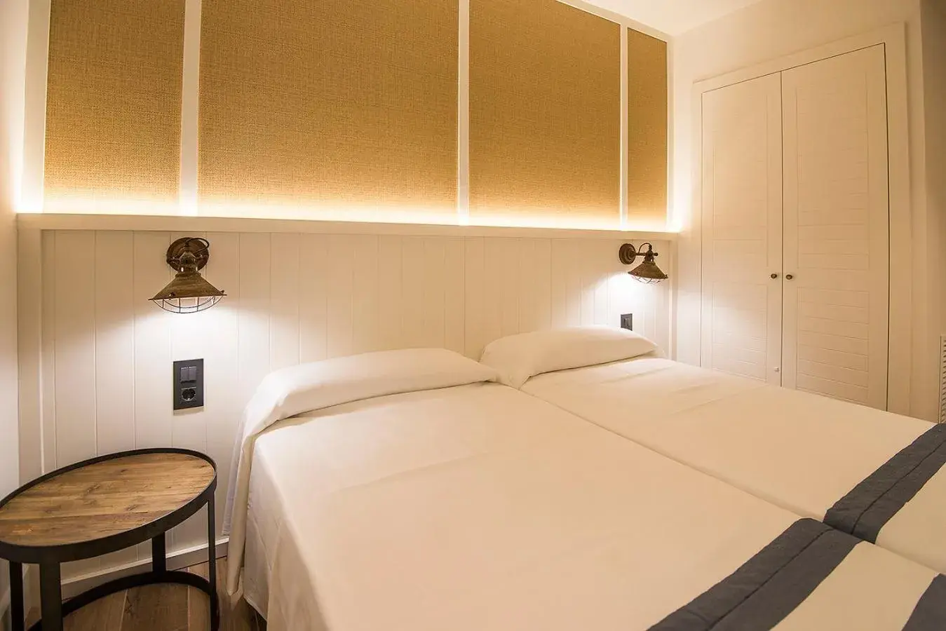 Superior Twin Room with Balcony in Hotel Els Pins Superior Twin Room with Balcony in Hotel Els Pins