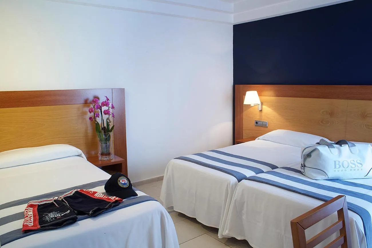 Bedroom, Bed in Hotel Els Pins