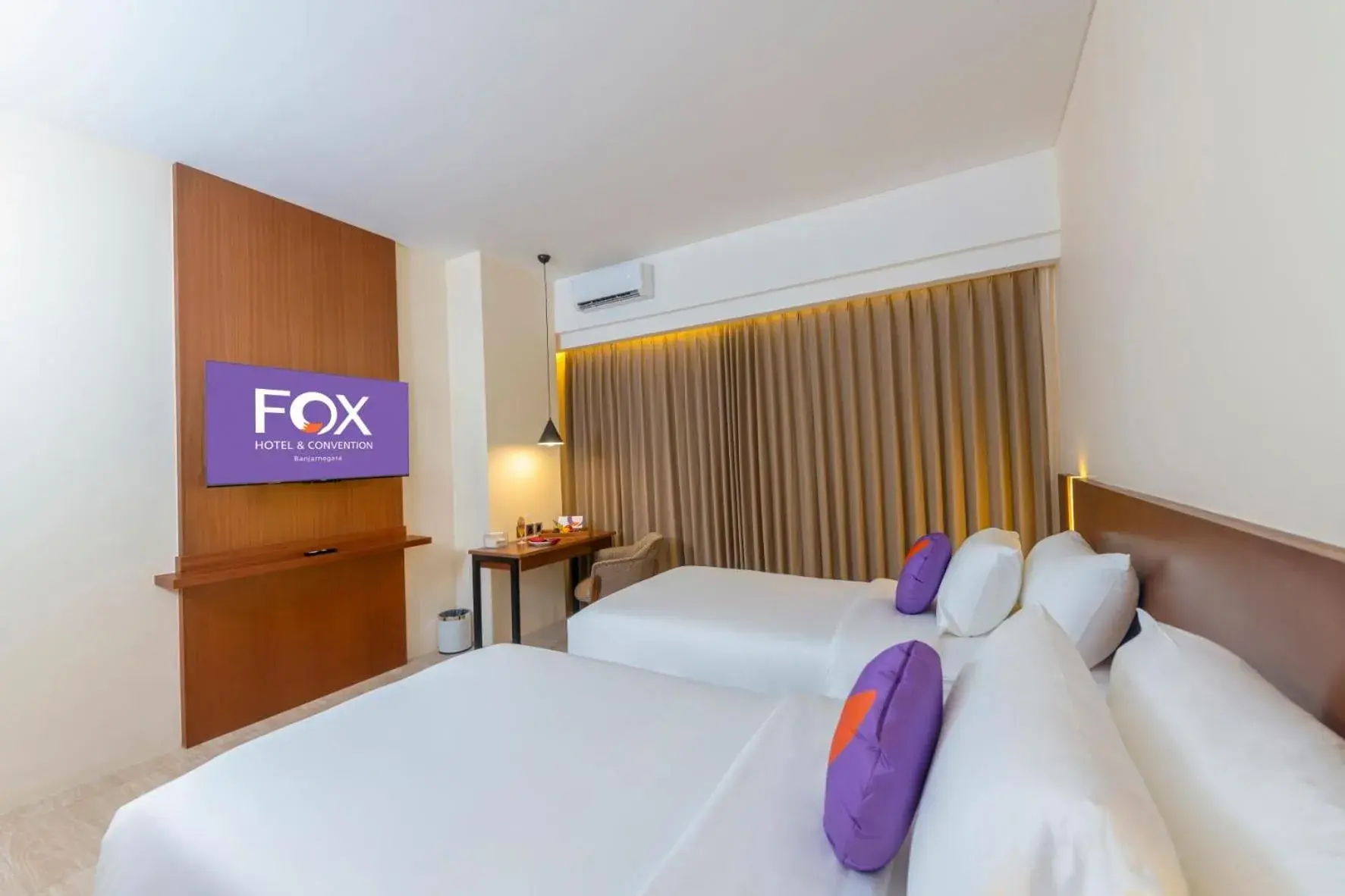 Bedroom, Bed in FOX HARRIS Hotel & Convention Banjarnegara Bedroom, Bed in FOX HARRIS Hotel & Convention Banjarnegara