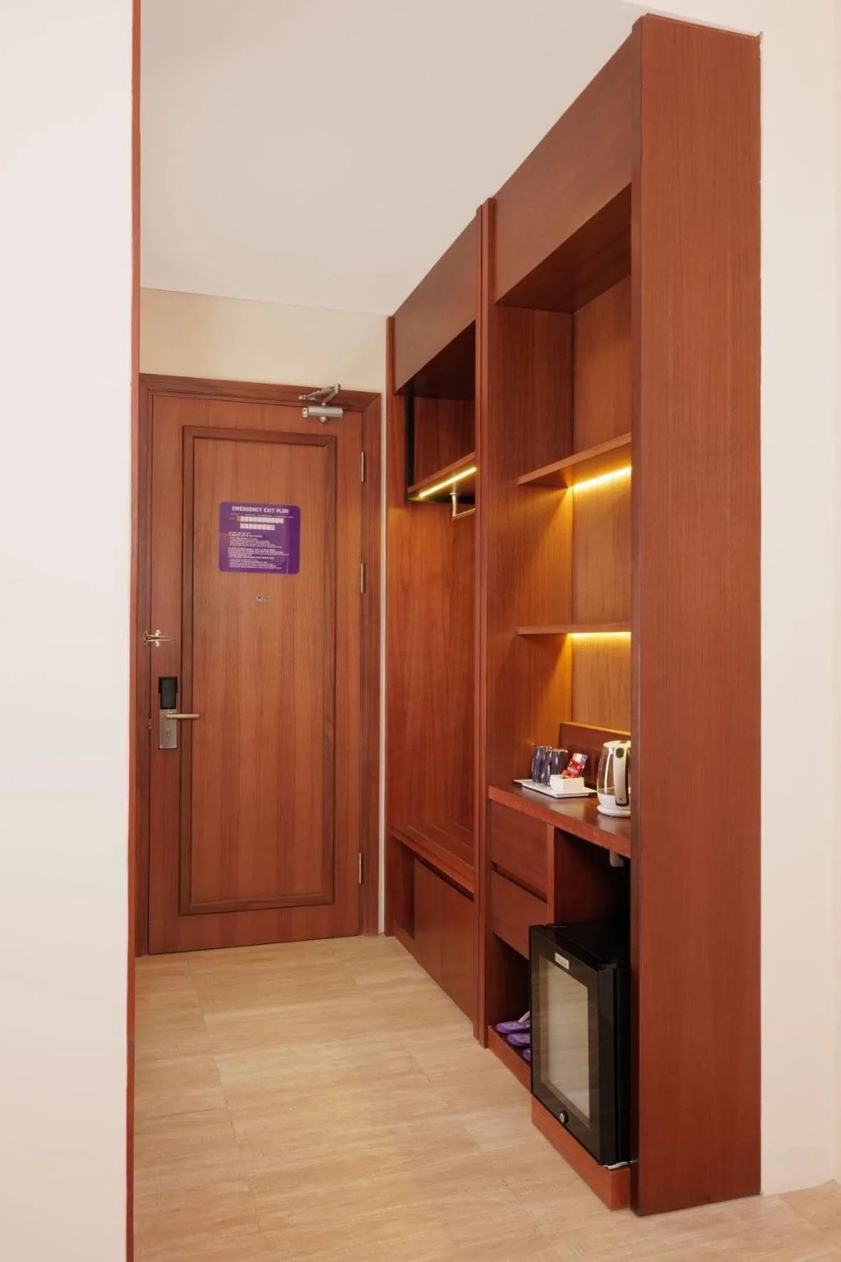 wardrobe in FOX HARRIS Hotel & Convention Banjarnegara