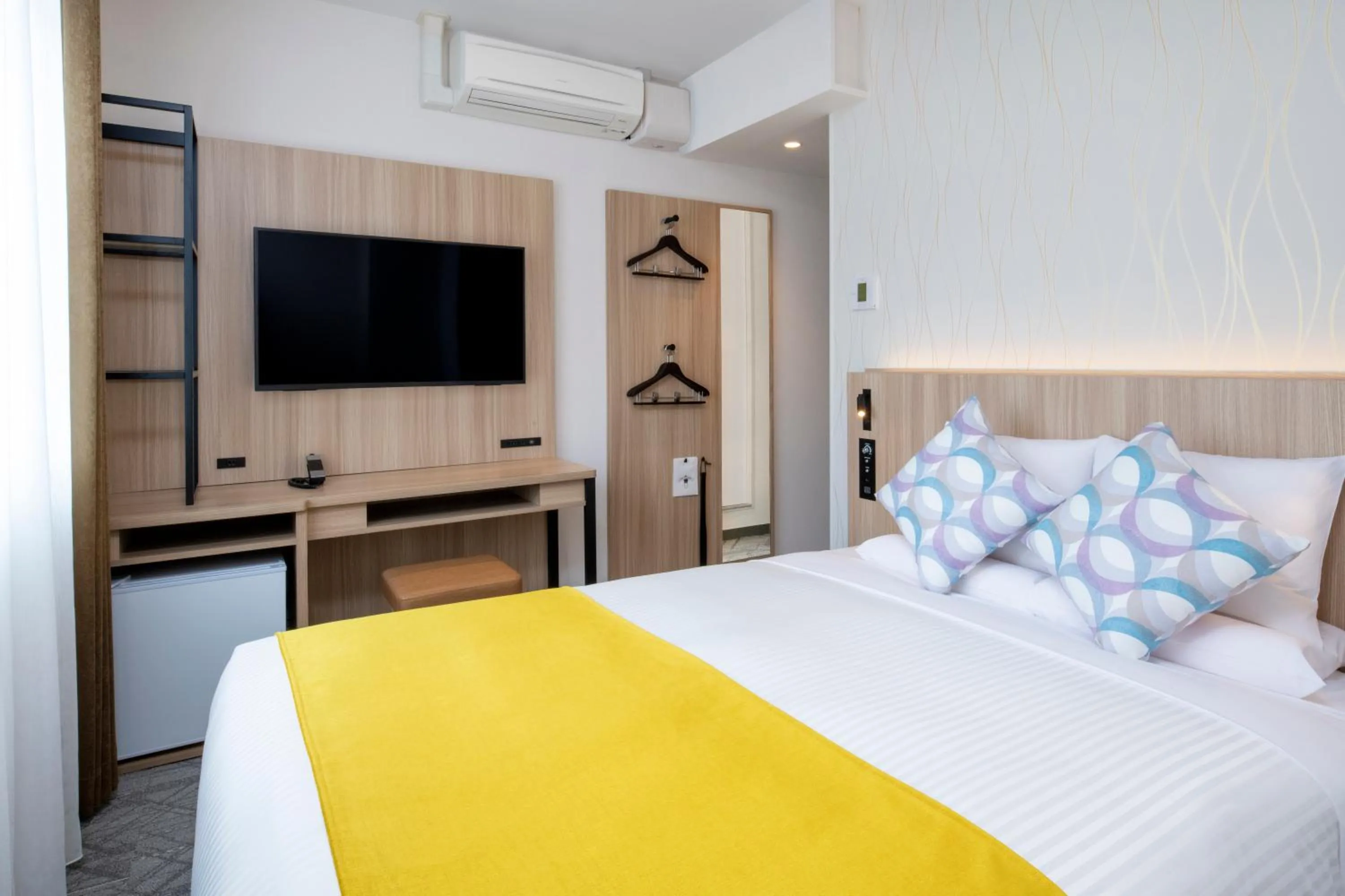 Photo of the whole room, Bed in HOTEL MYSTAYS Nishi Shinjuku