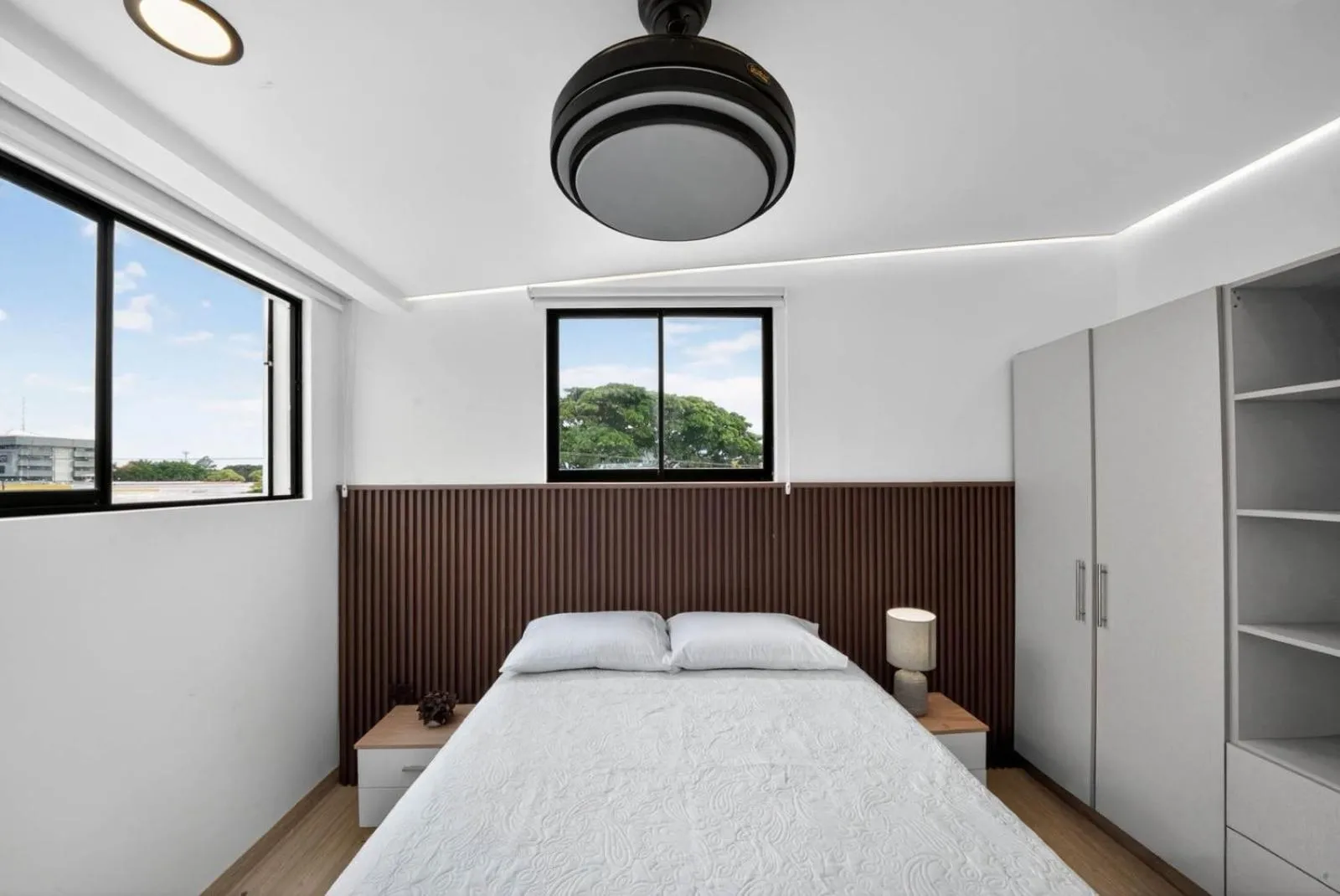 Bed in Hotel Sabana Inn