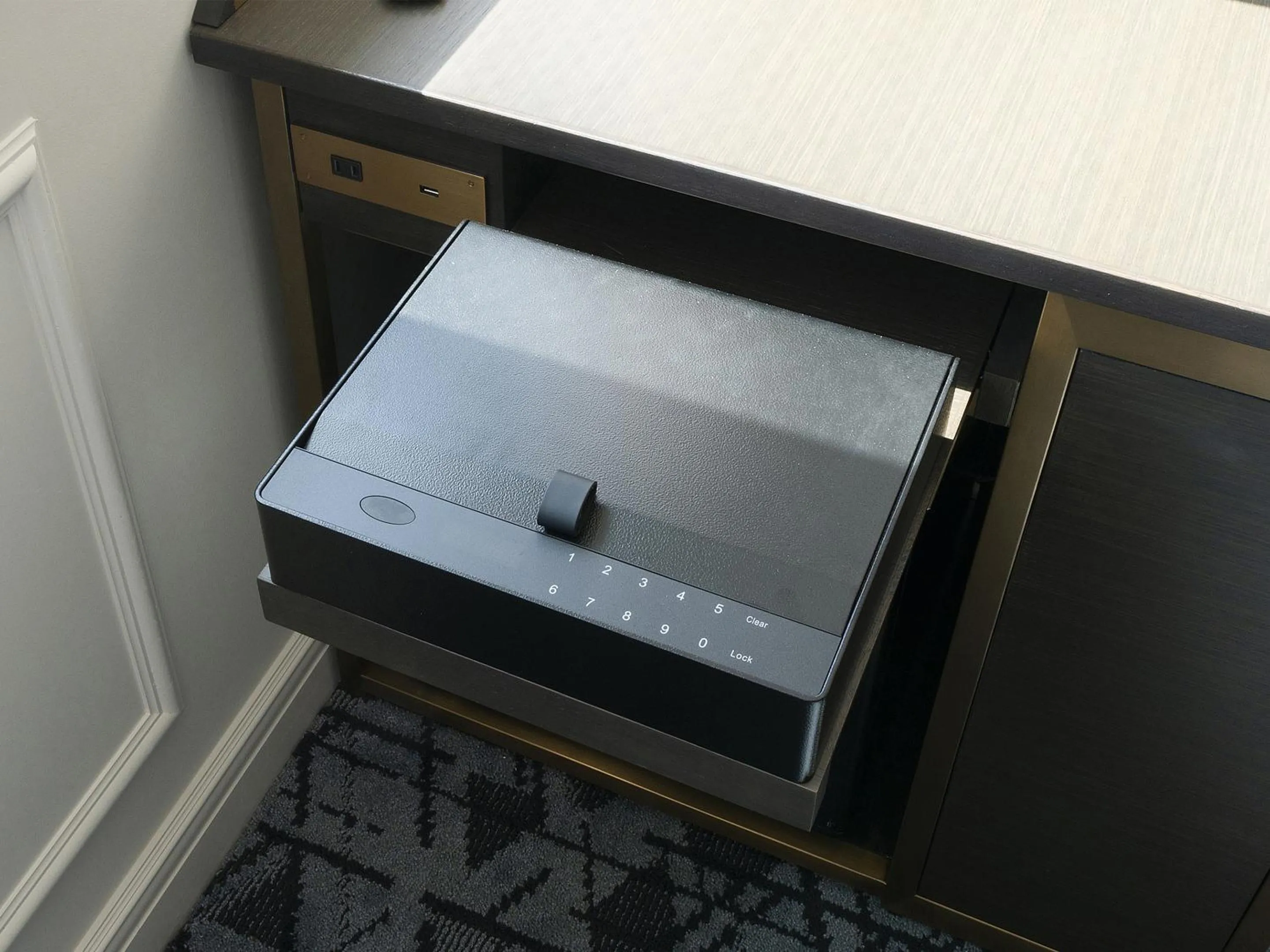 safe in GINZA HOTEL by GRANBELL