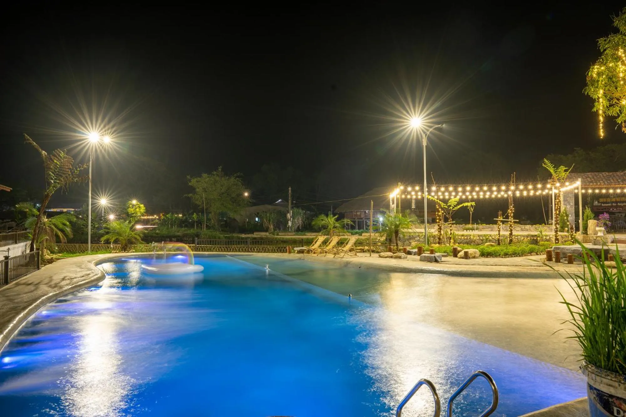 Swimming pool in Sky Bay Lodge