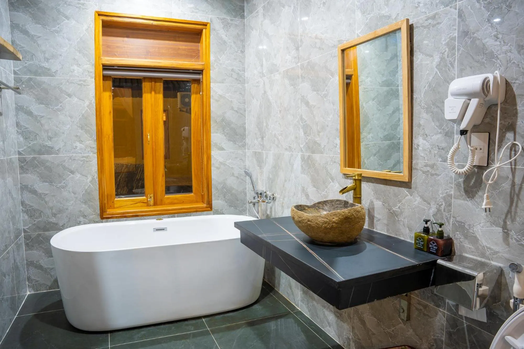 Bath in Sky Bay Lodge