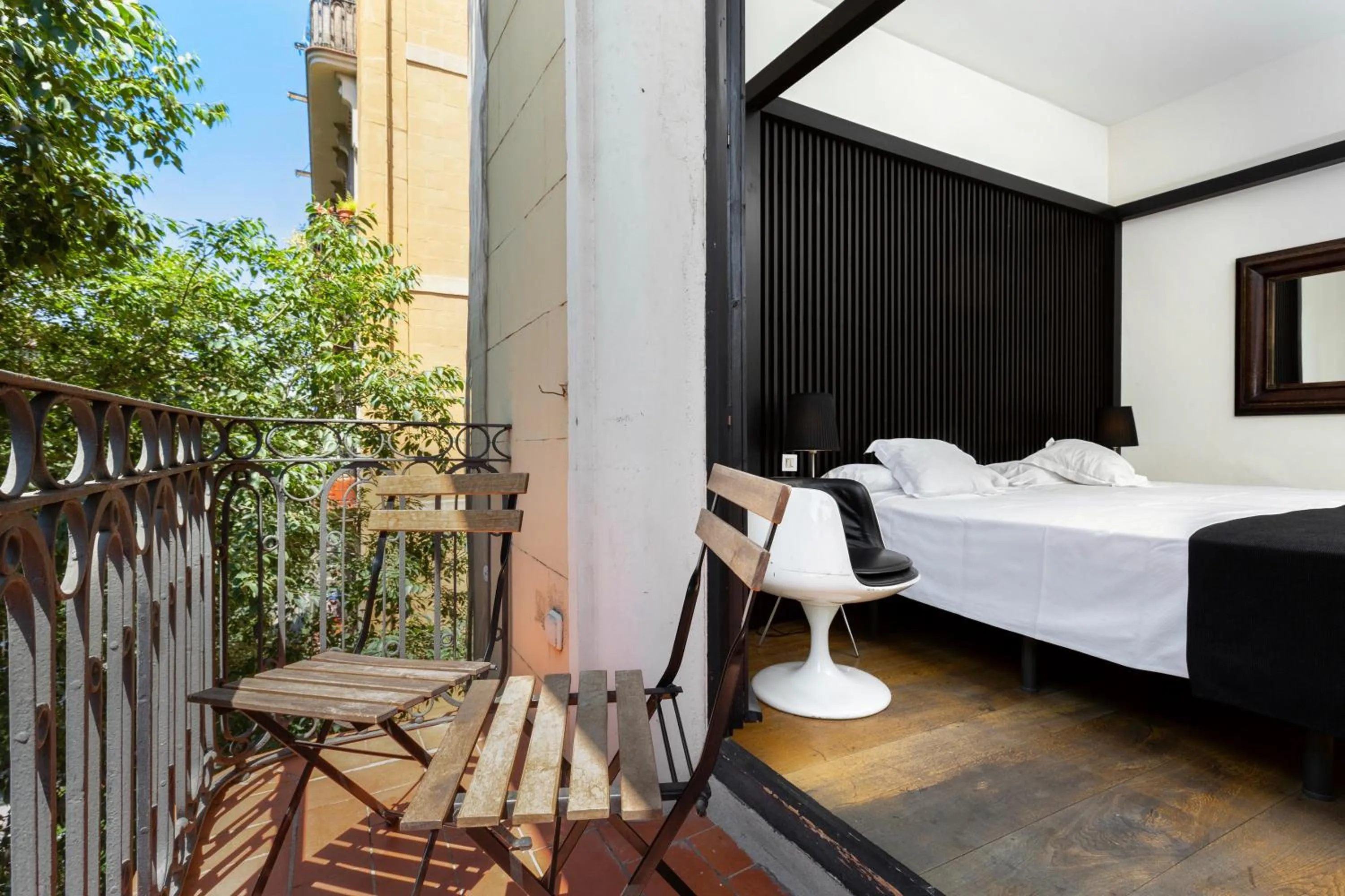 Balcony/Terrace, Bed in Hotel Market