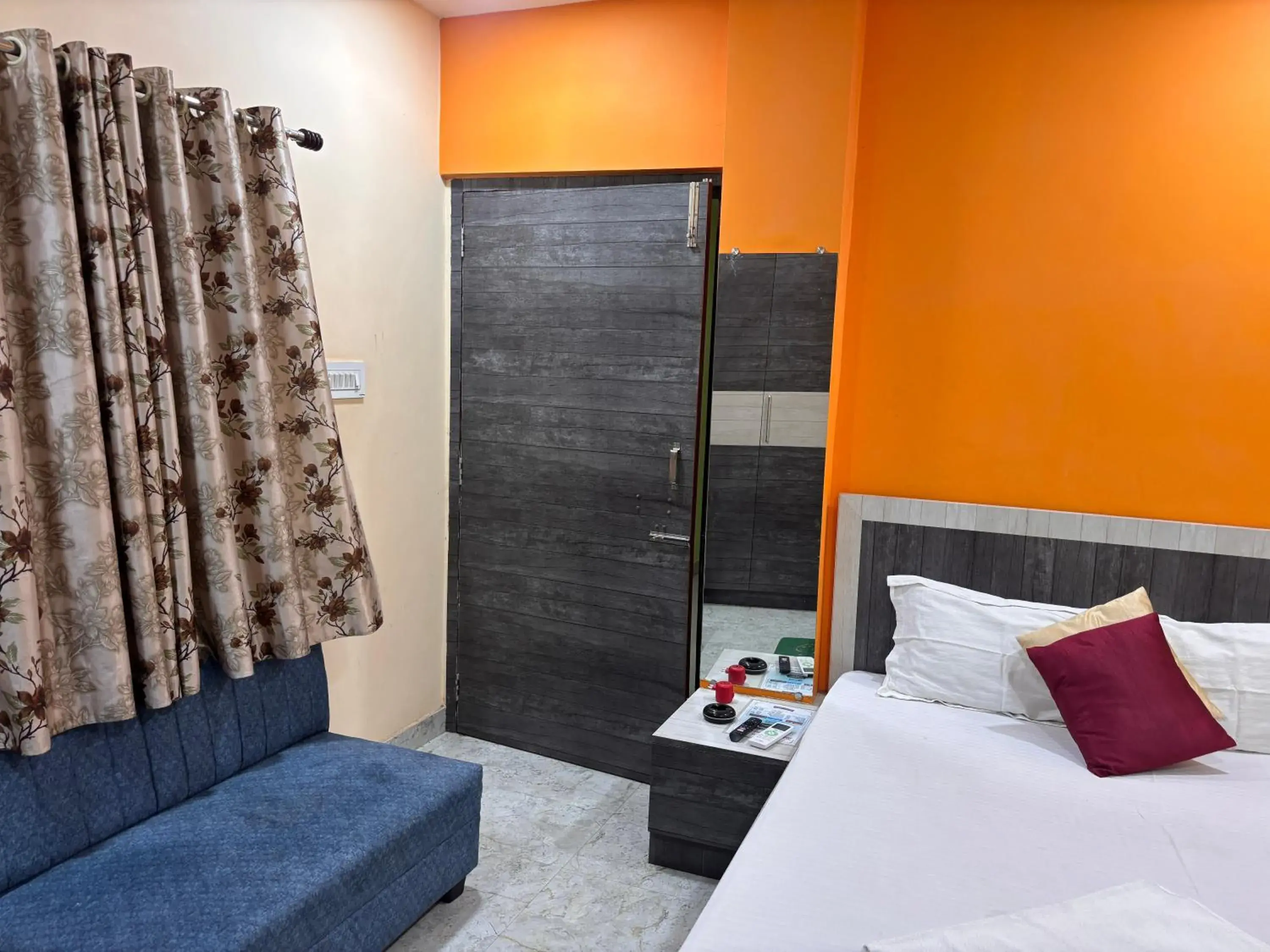 Standard Double Room - single occupancy in HOTEL MANORAMA PALACE Standard Double Room - single occupancy in HOTEL MANORAMA PALACE