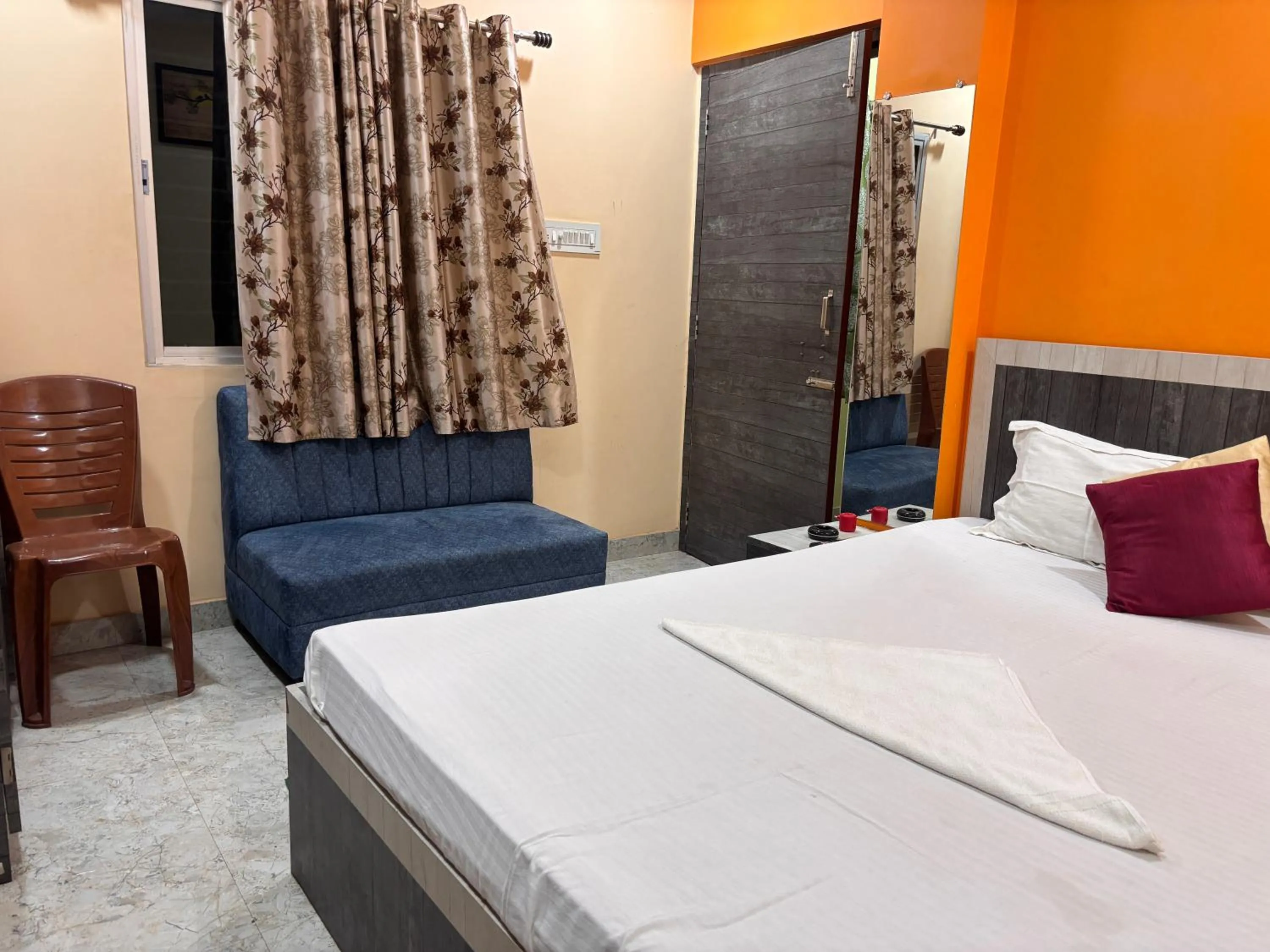 View (from property/room), Bed in HOTEL MANORAMA PALACE