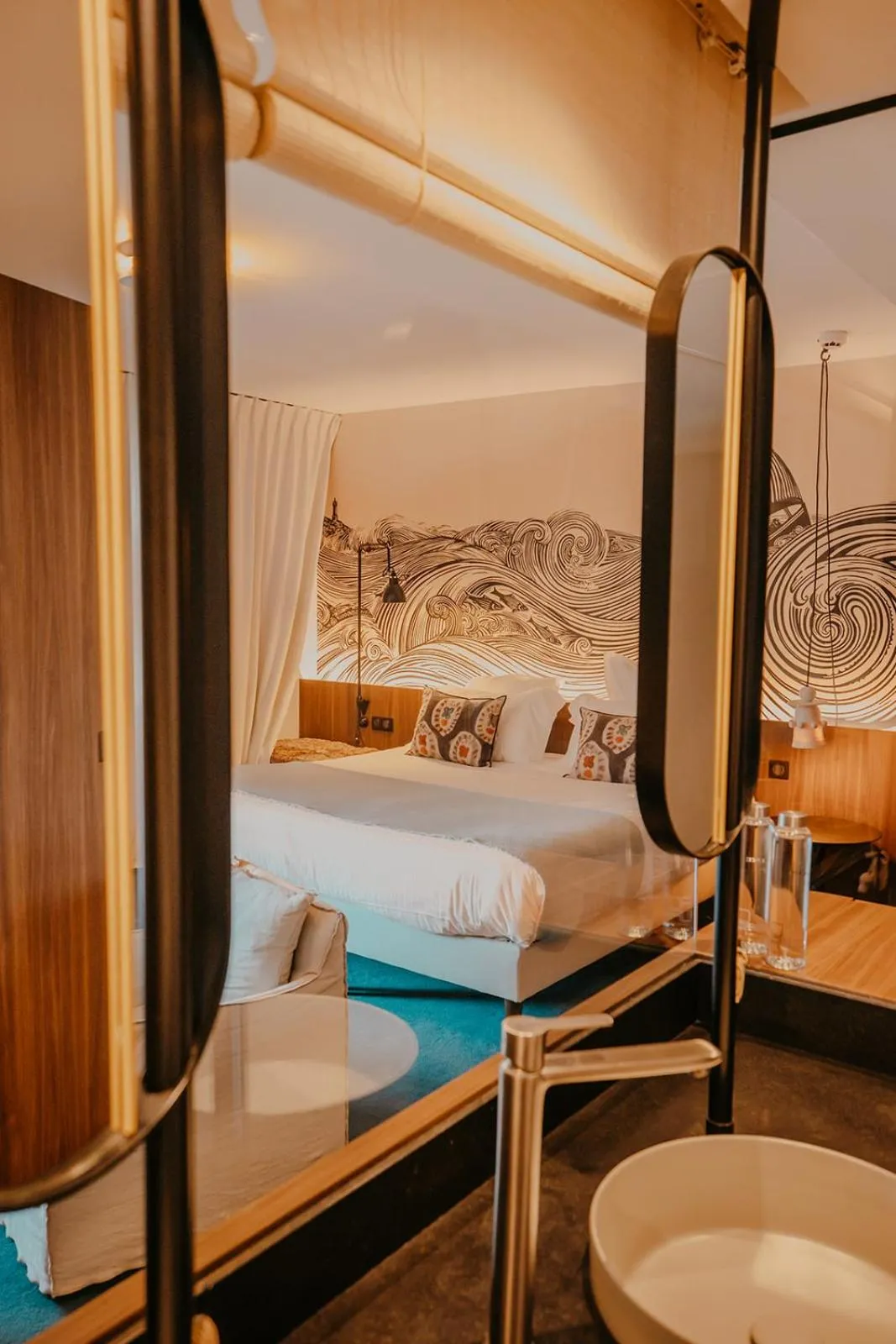 Bed in Hôtel Roz Marine Thalasso Resort