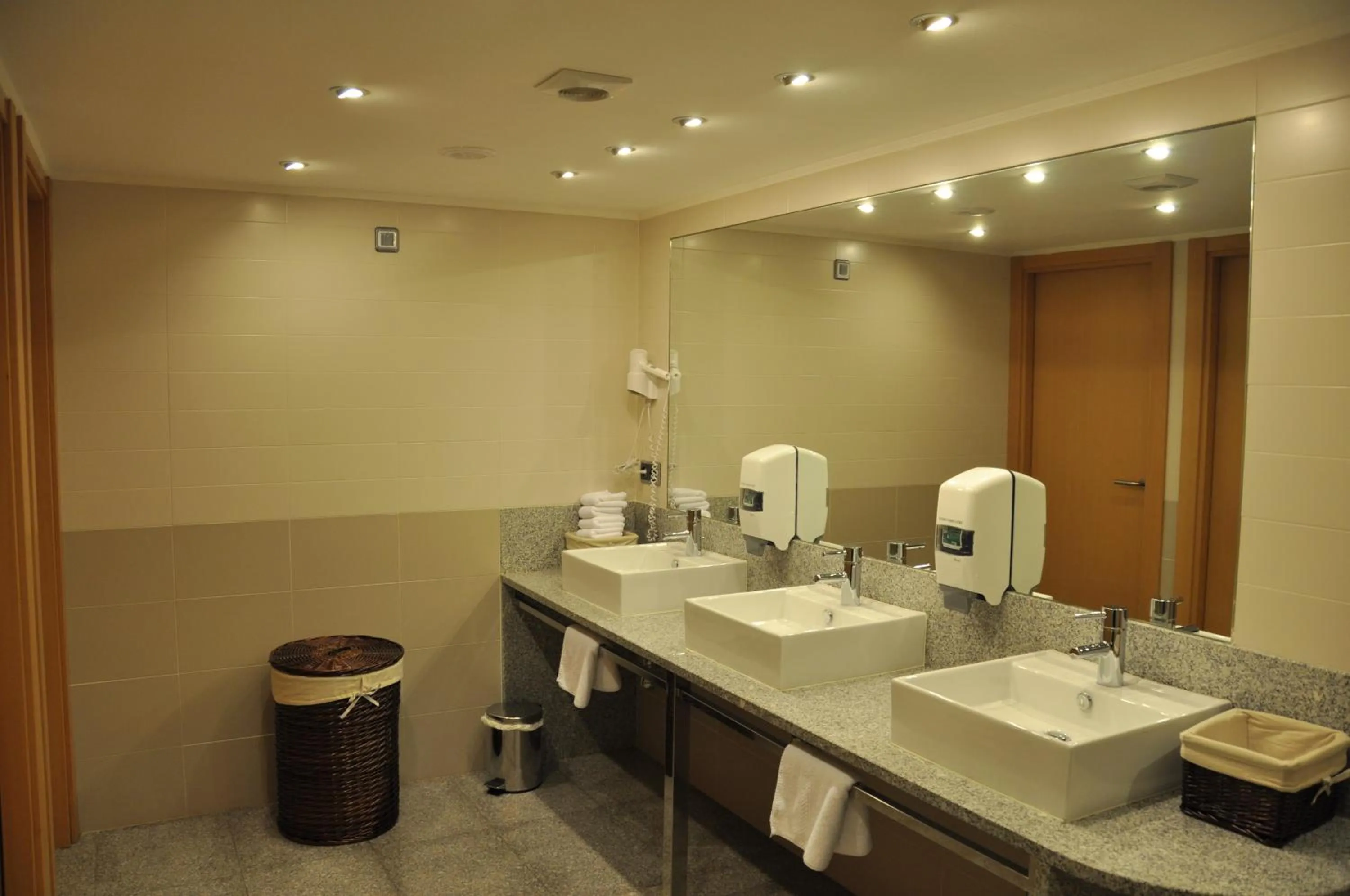Bathroom in Hotel Palau de Girona