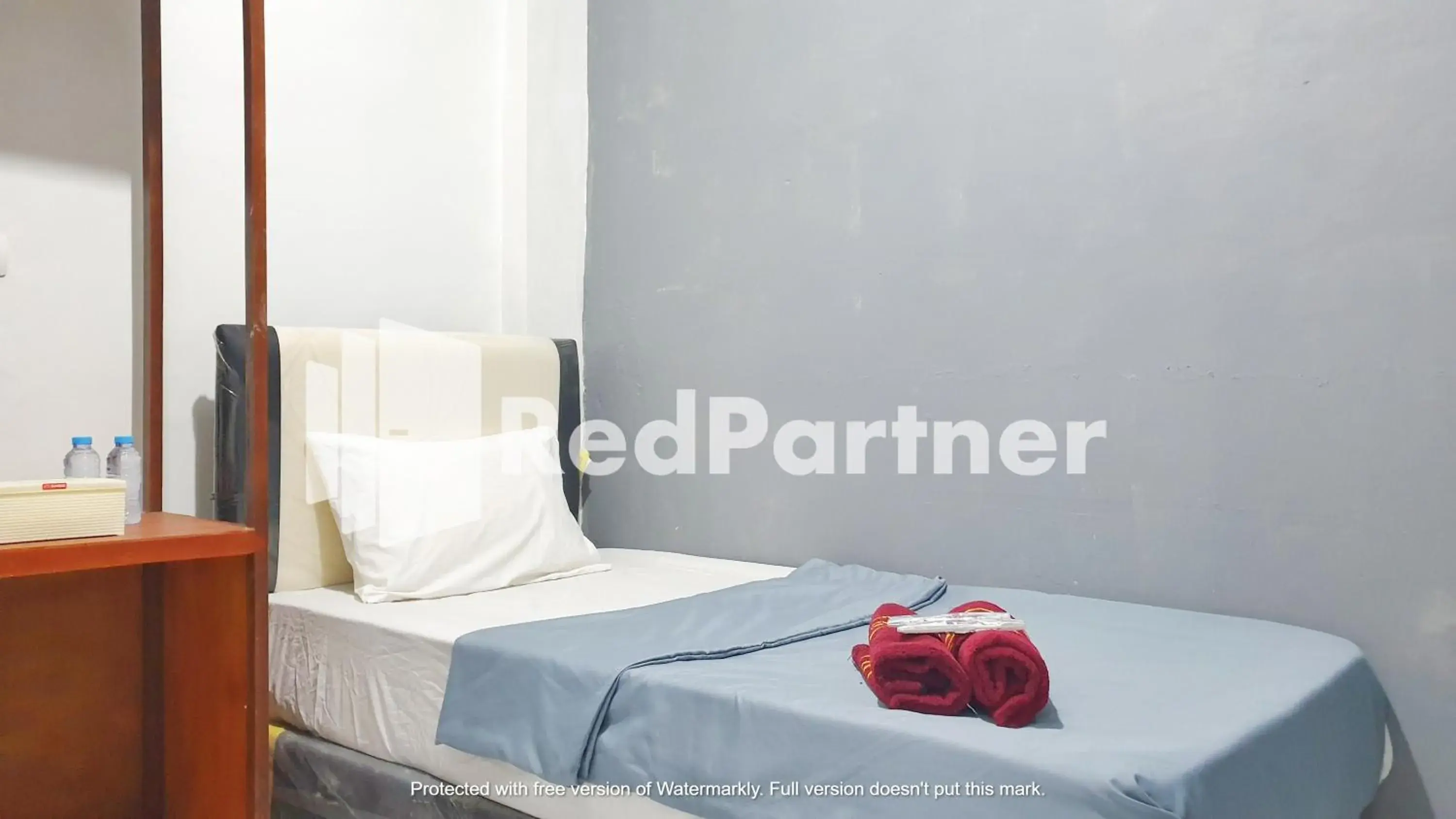 Bedroom, Bed in RedDoorz near Lippo Mall Yogyakarta 3 Bedroom, Bed in RedDoorz near Lippo Mall Yogyakarta 3