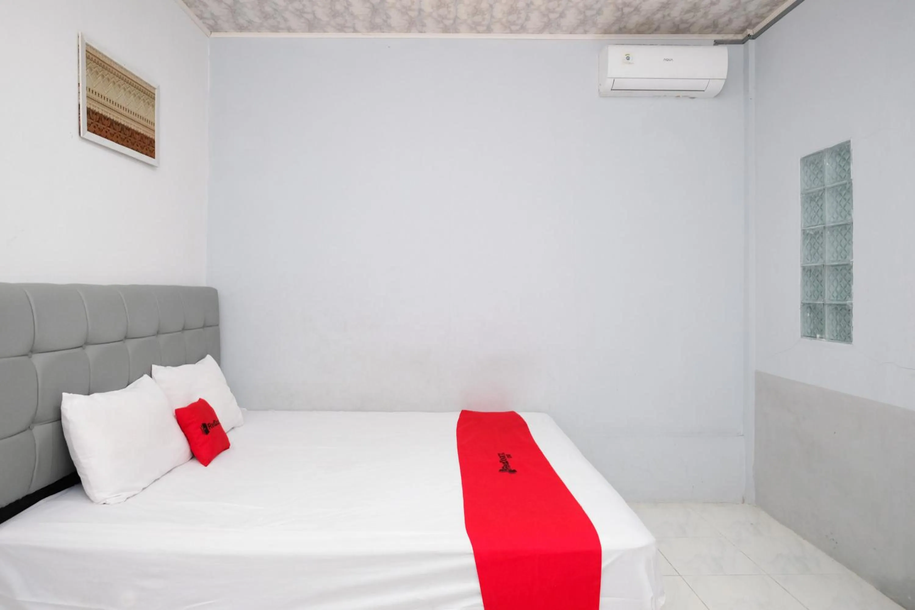 Bedroom, Bed in RedDoorz near Lippo Mall Yogyakarta 3