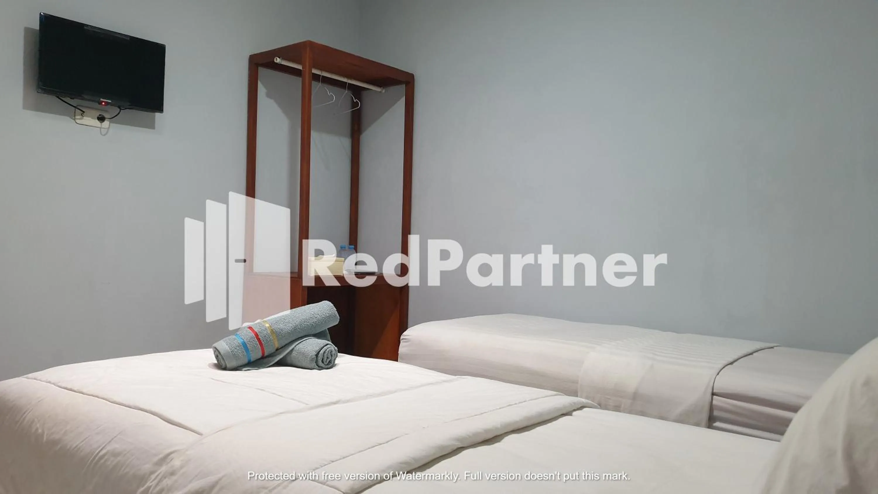 Bedroom, Bed in RedDoorz near Lippo Mall Yogyakarta 3