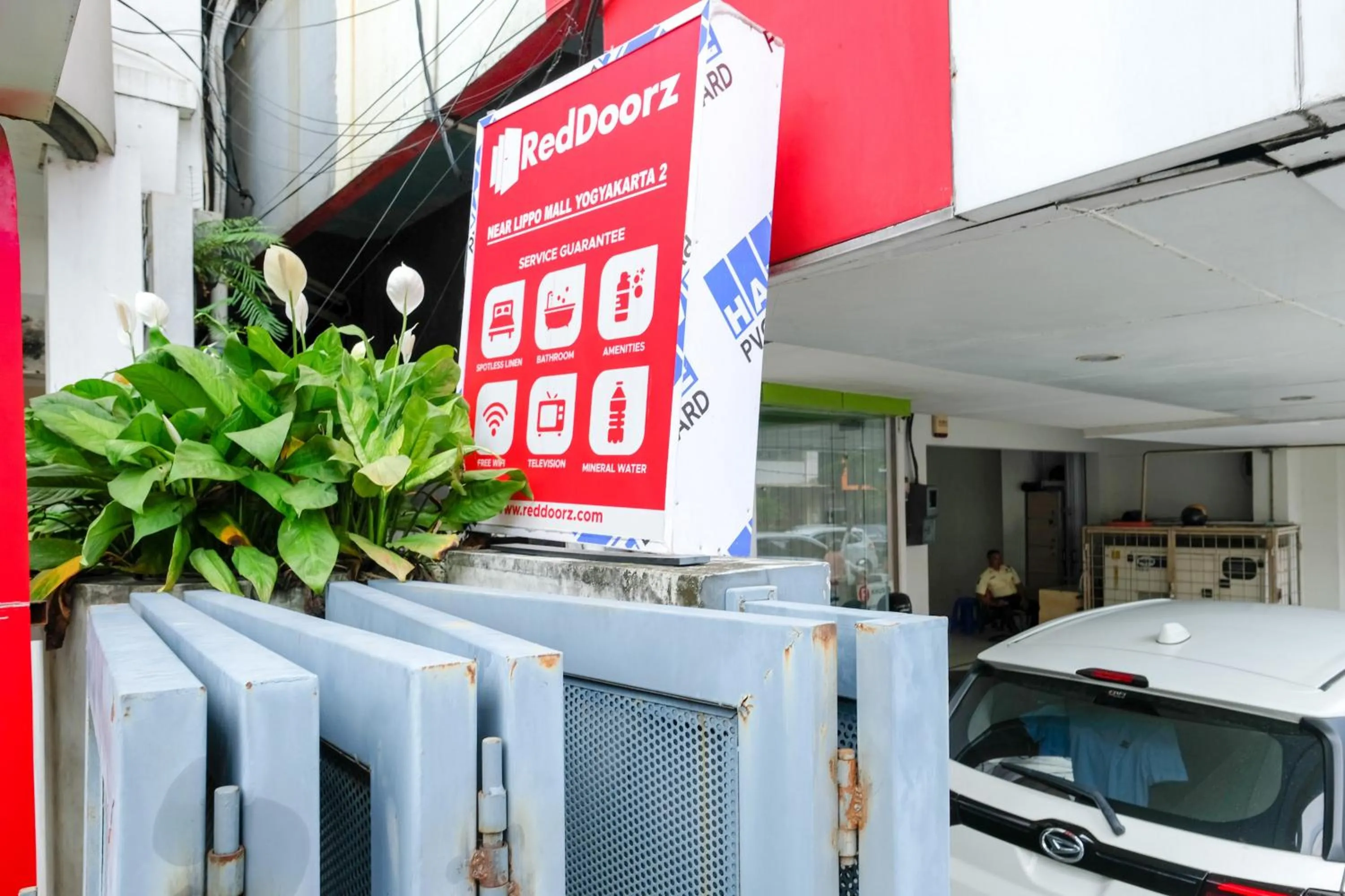 Property logo or sign in RedDoorz near Lippo Mall Yogyakarta 3