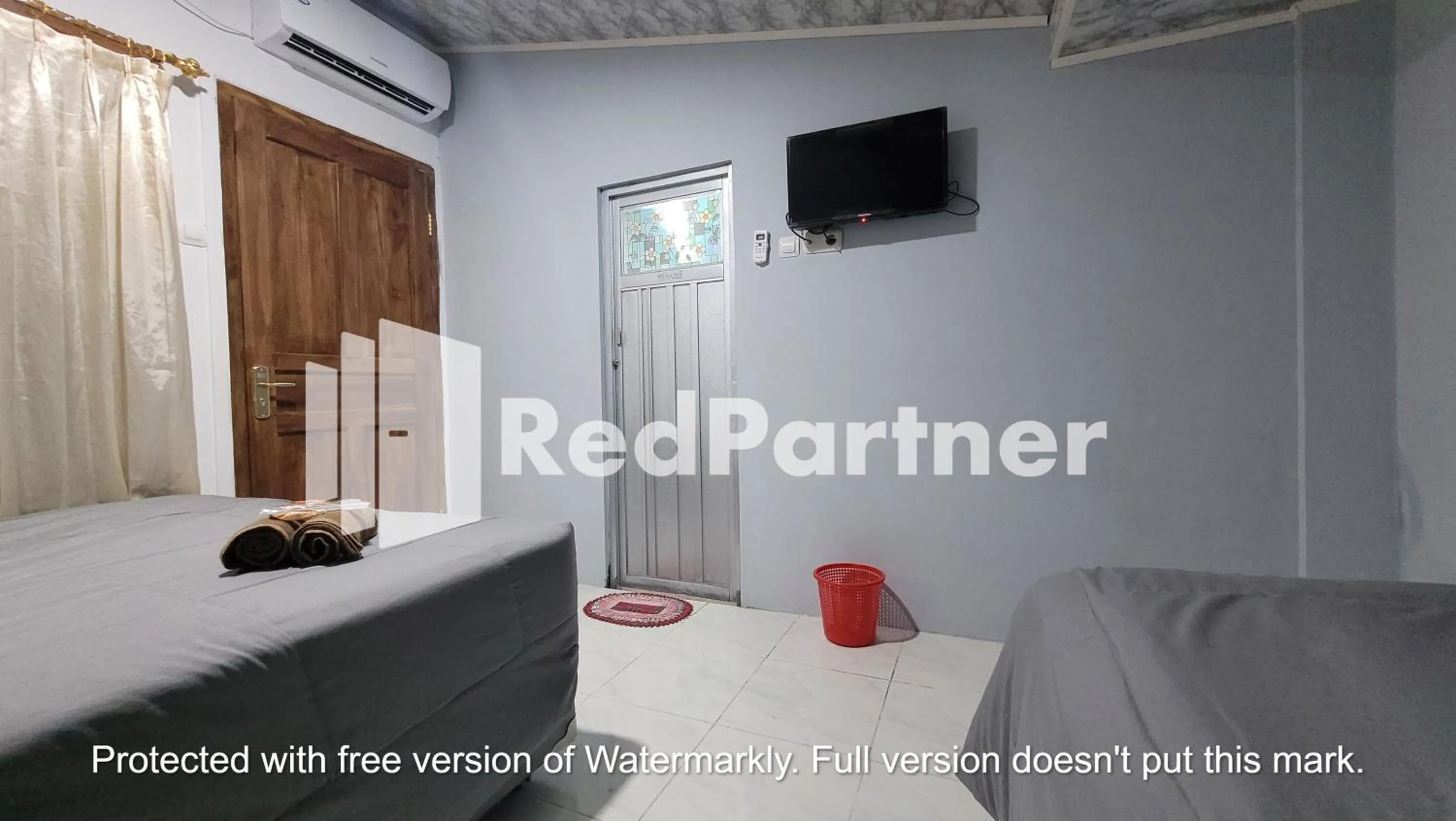 Bedroom, Bed in RedDoorz near Lippo Mall Yogyakarta 3