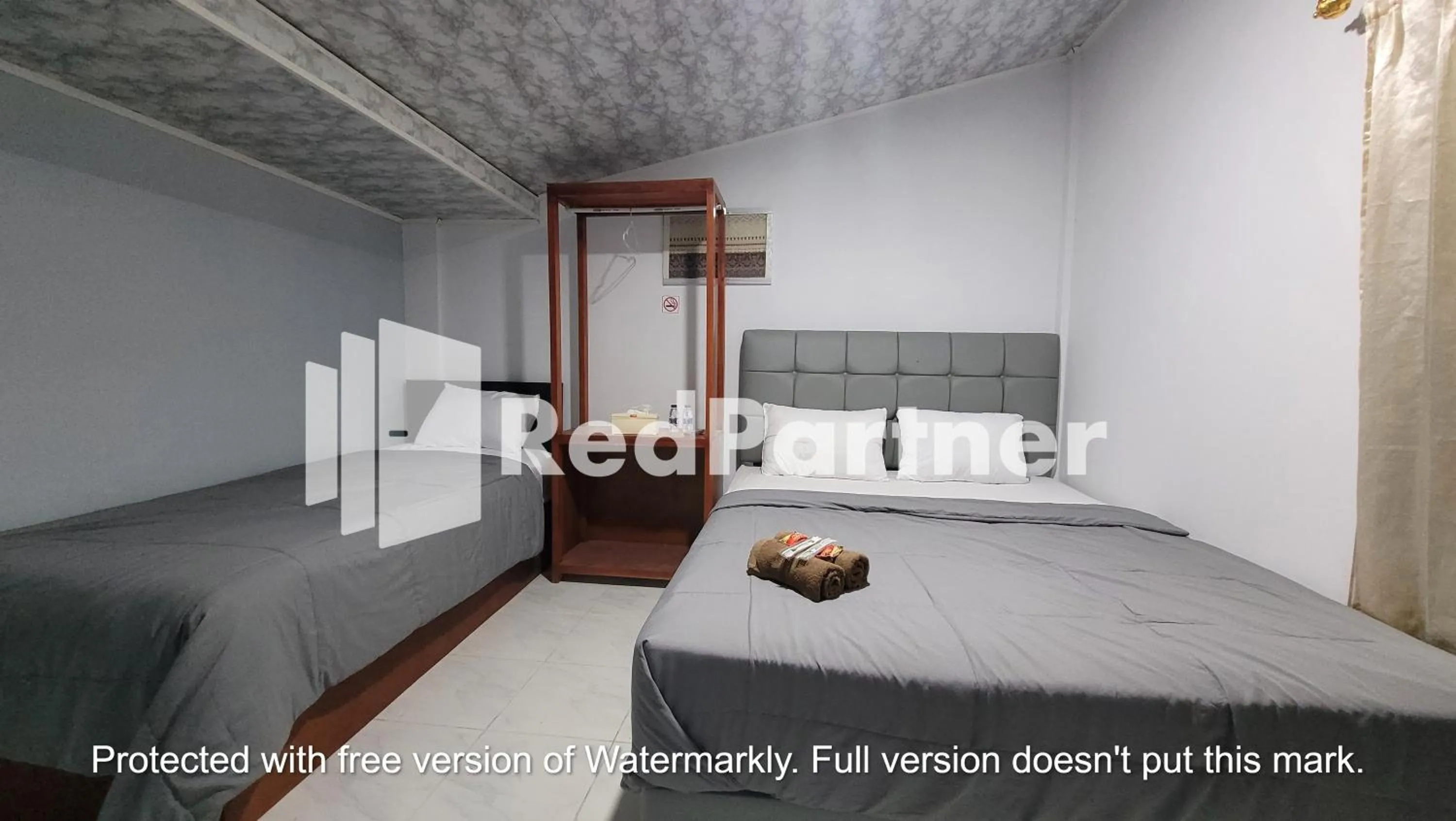 Bedroom, Bed in RedDoorz near Lippo Mall Yogyakarta 3
