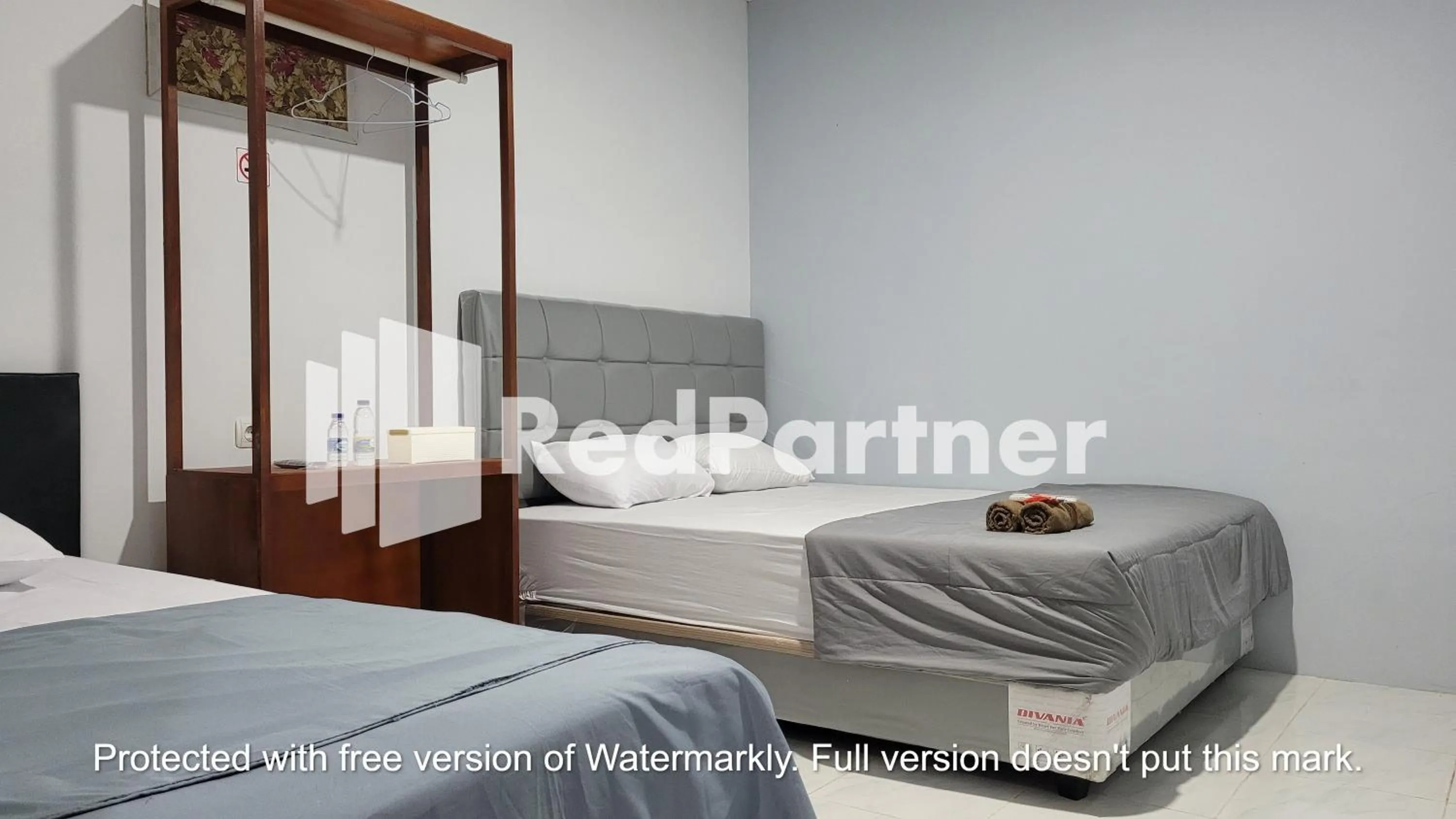 Bedroom, Bed in RedDoorz near Lippo Mall Yogyakarta 3