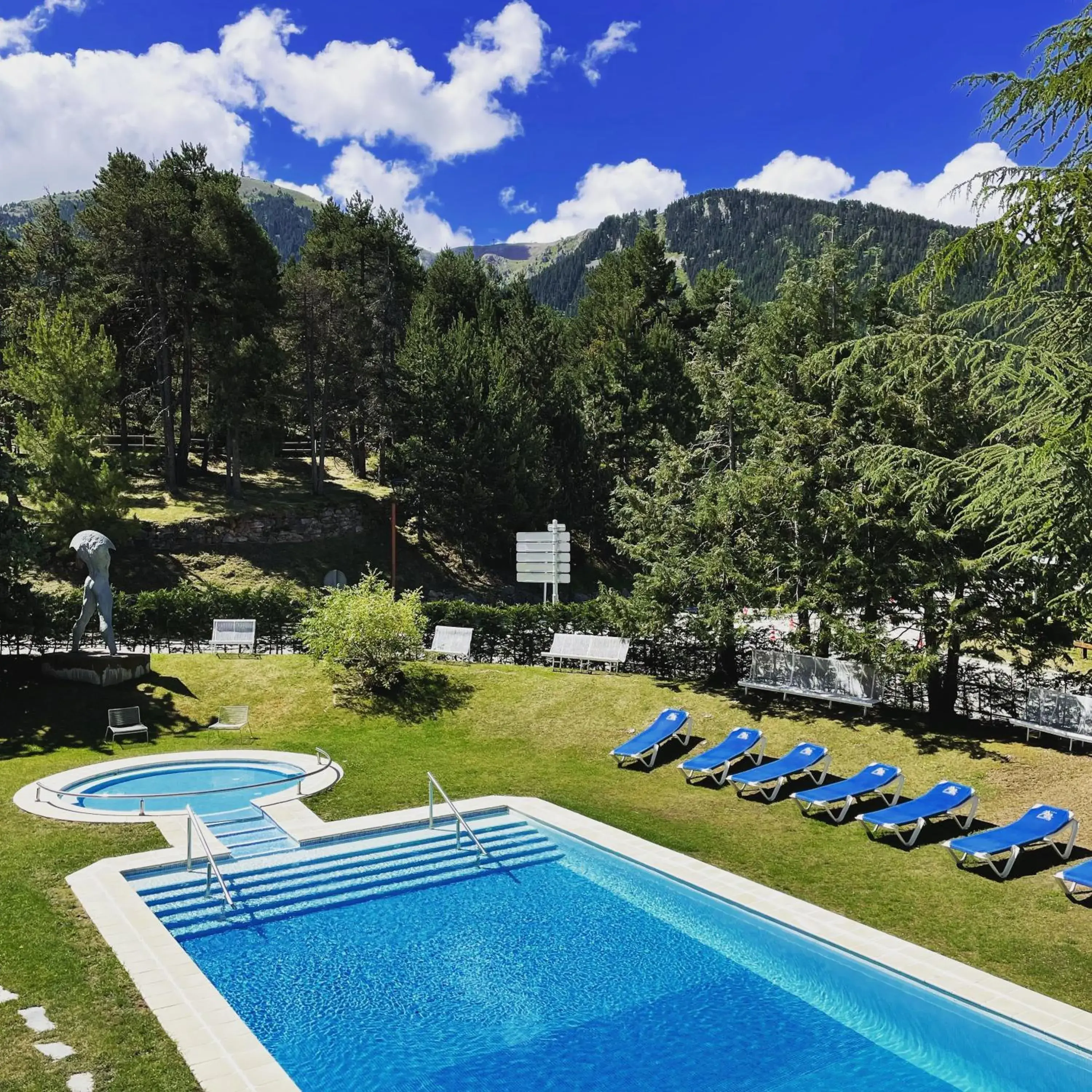 Swimming pool in Alp Hotel Masella Swimming pool in Alp Hotel Masella