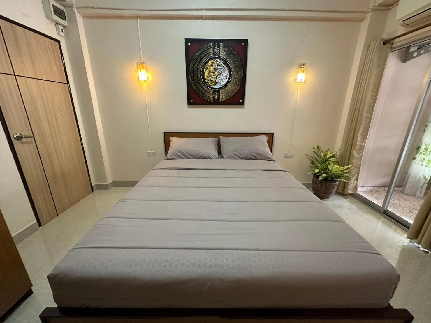 Bedroom, Bed in 66 Apartment