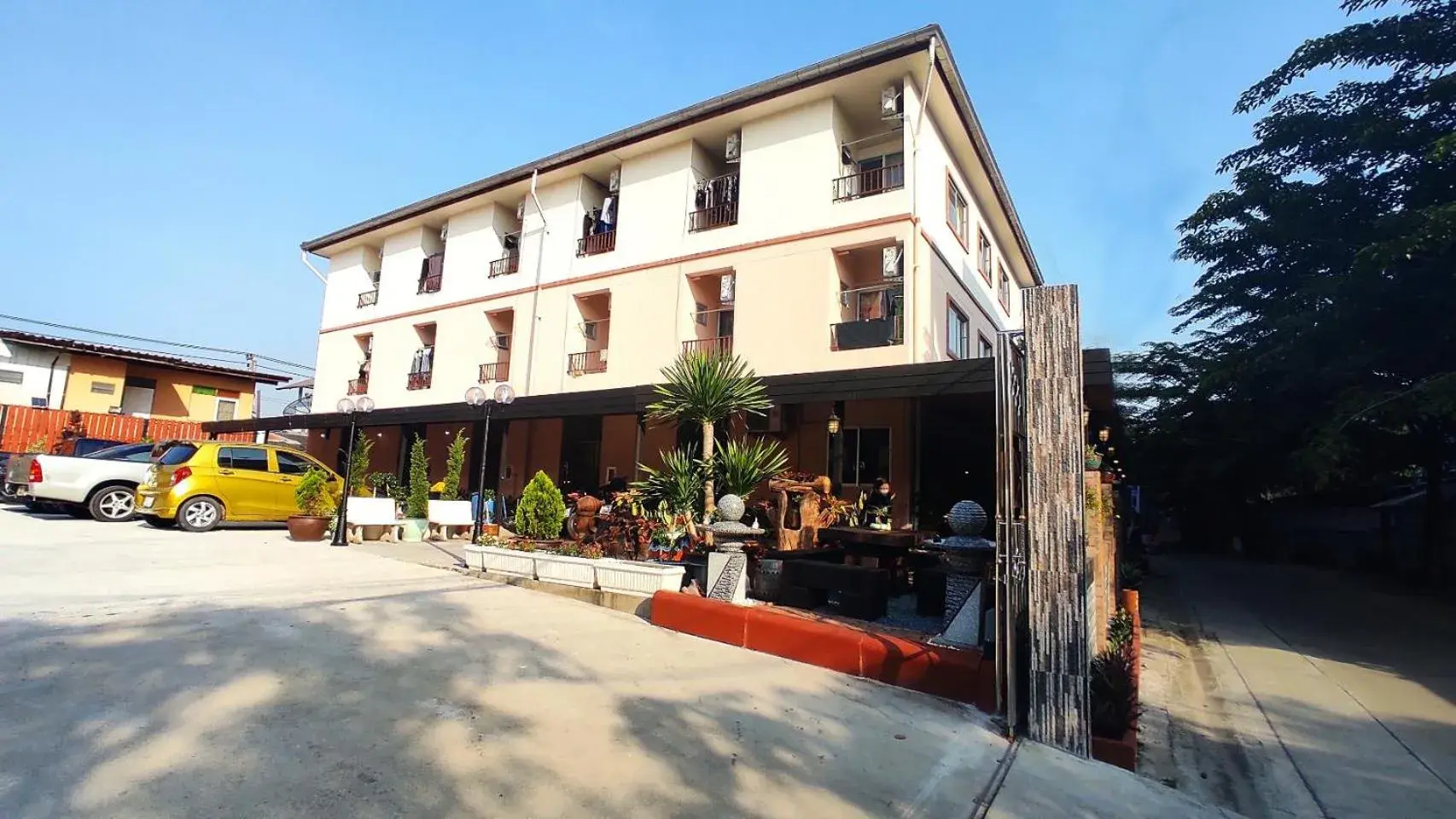 Property building in 66 Apartment Property building in 66 Apartment