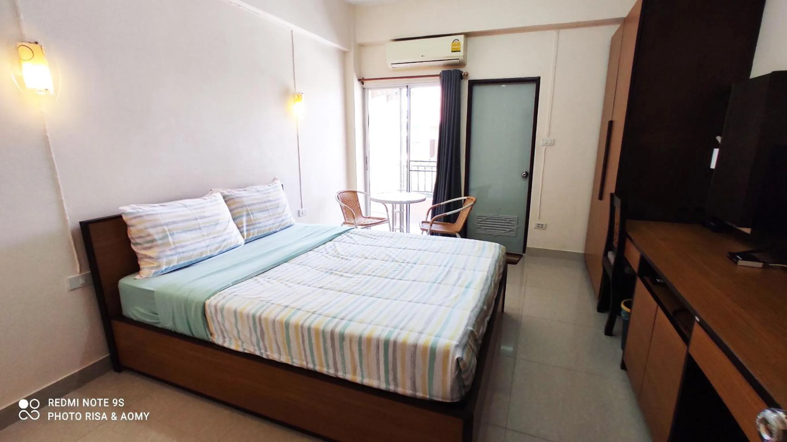 Photo of the whole room, Bed in 66 Apartment