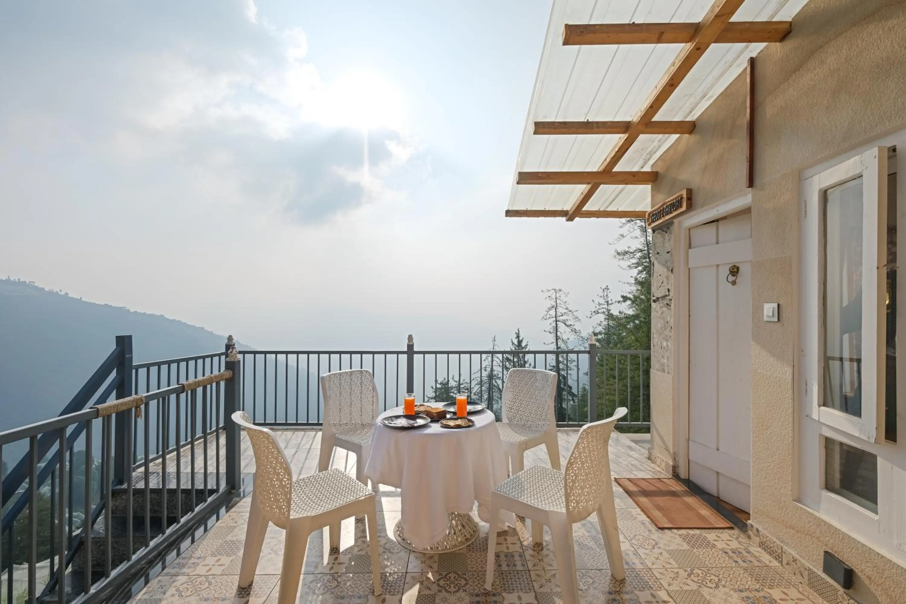 Mountain view in Jomotel Dayaar - An Apple Orchard Villa