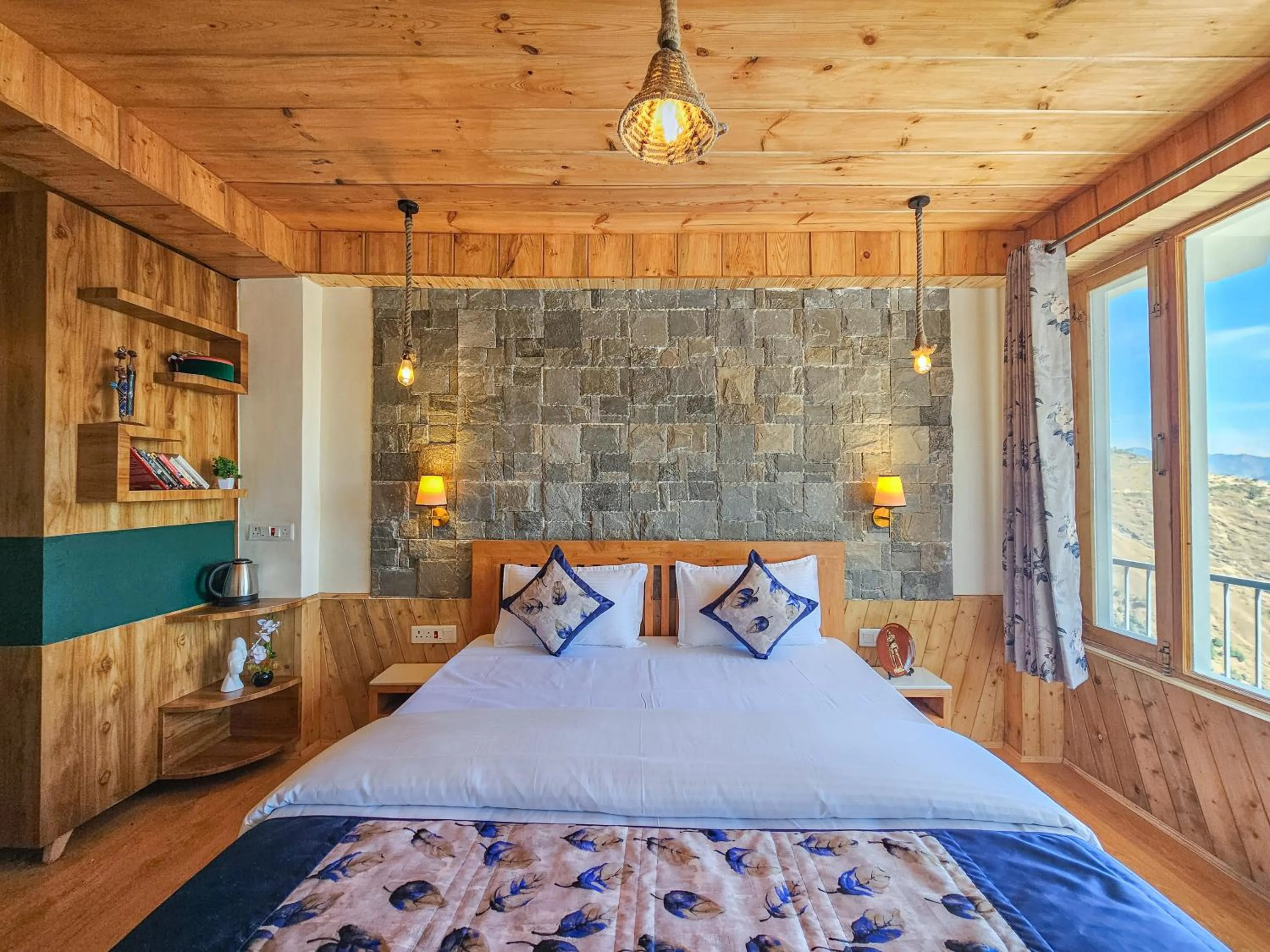 Coffee/tea facilities, Bed in Jomotel Dayaar - An Apple Orchard Villa