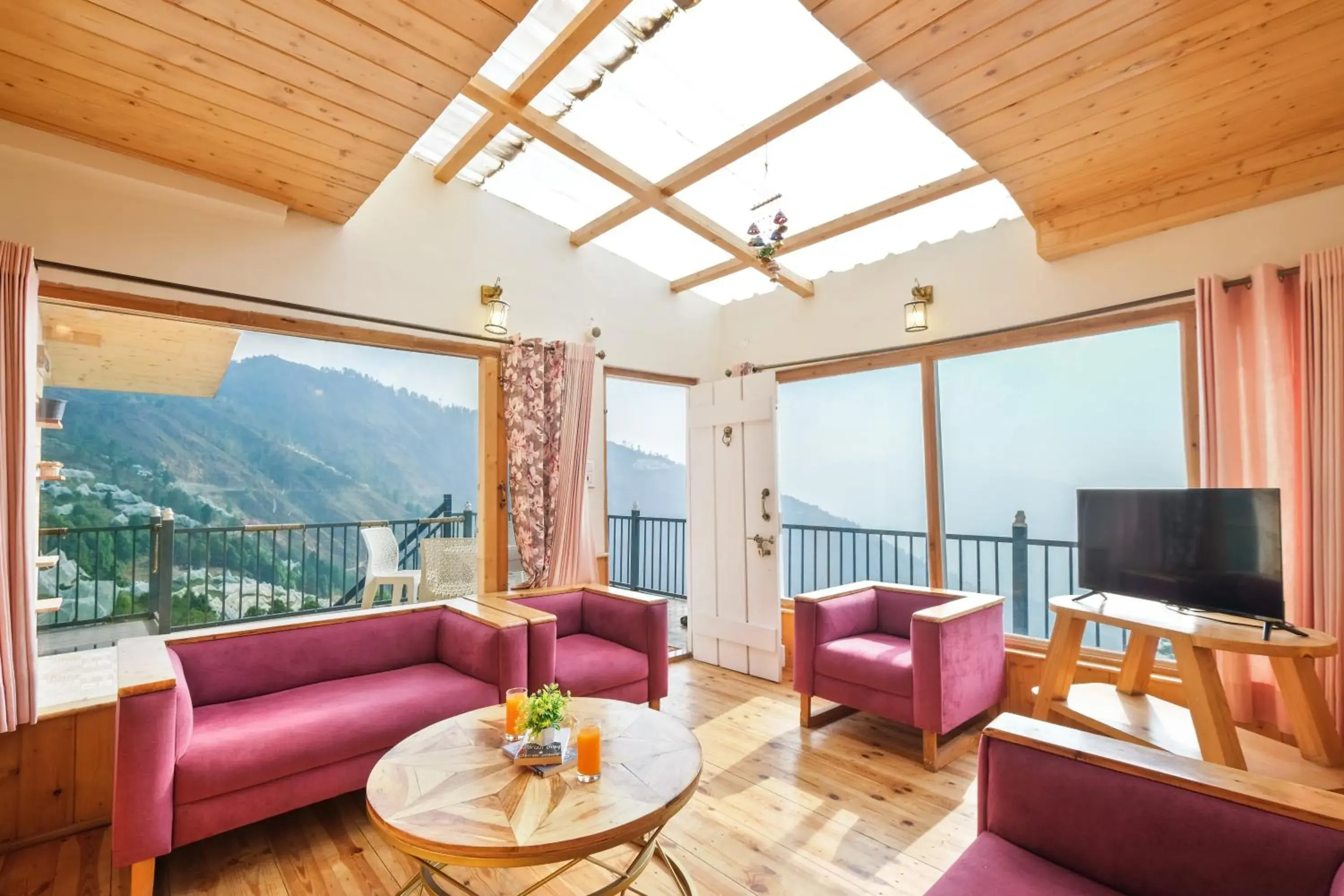 Two-Bedroom Villa in Jomotel Dayaar - An Apple Orchard Villa Two-Bedroom Villa in Jomotel Dayaar - An Apple Orchard Villa