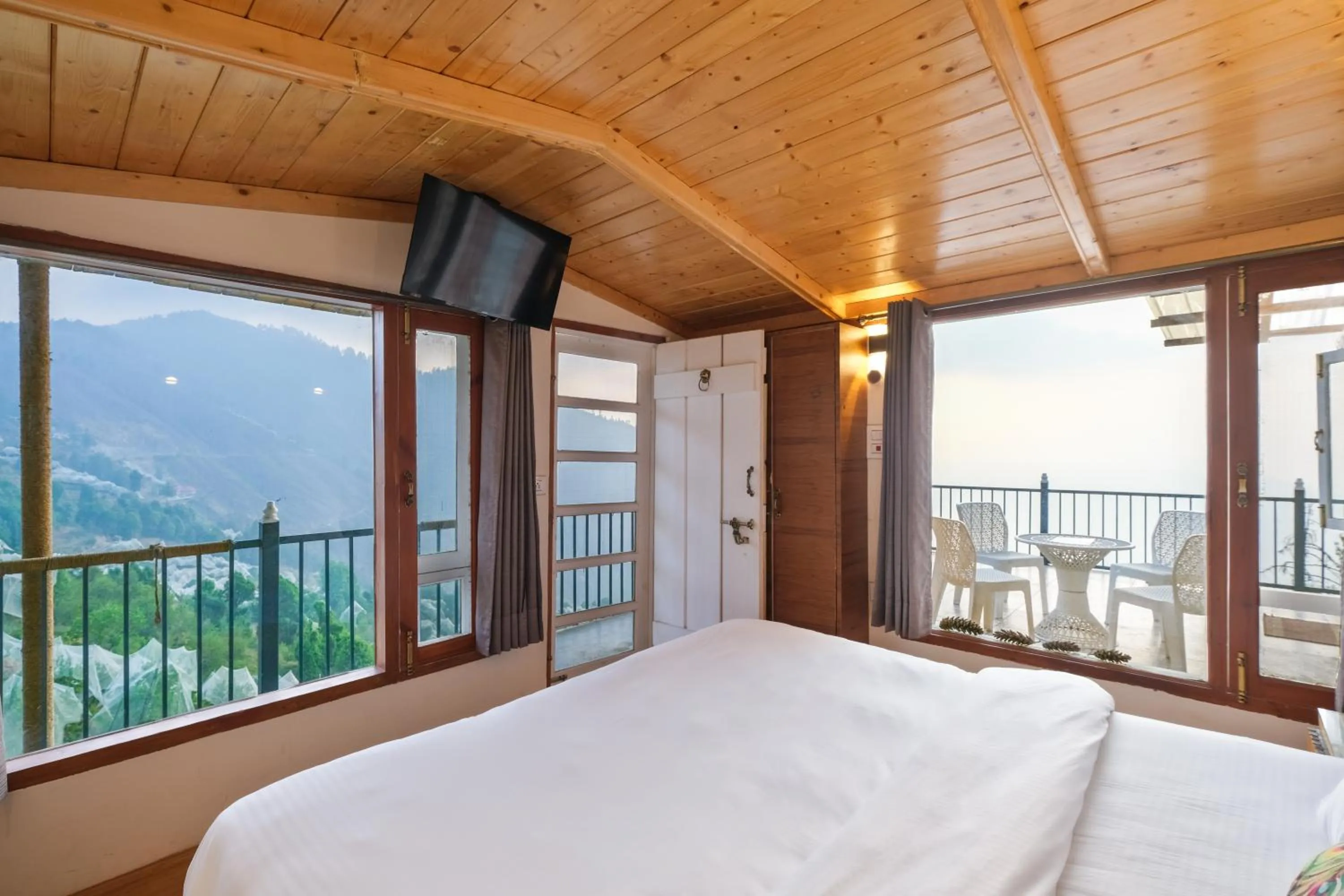View (from property/room), Bed in Jomotel Dayaar - An Apple Orchard Villa