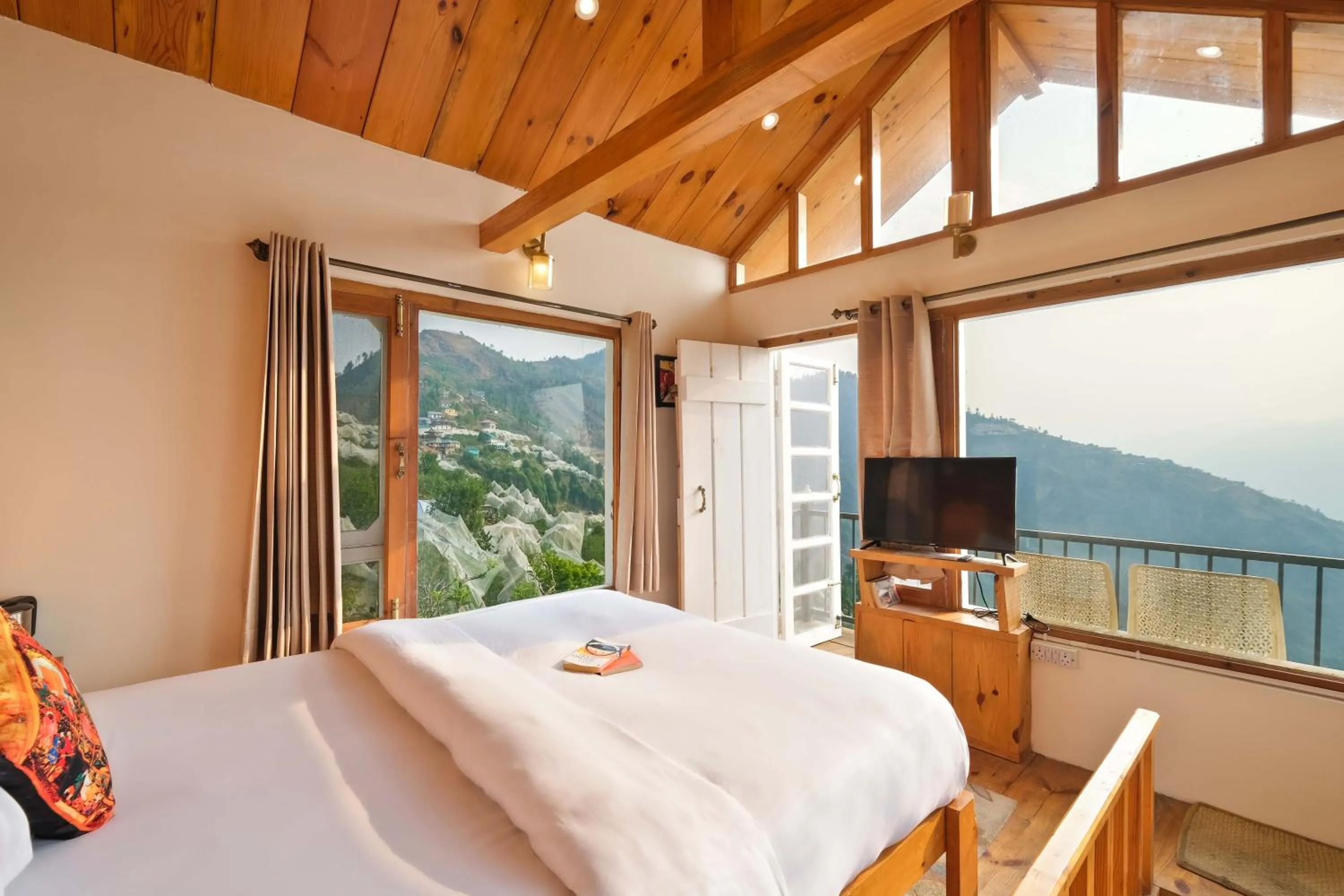 View (from property/room), Bed in Jomotel Dayaar - An Apple Orchard Villa