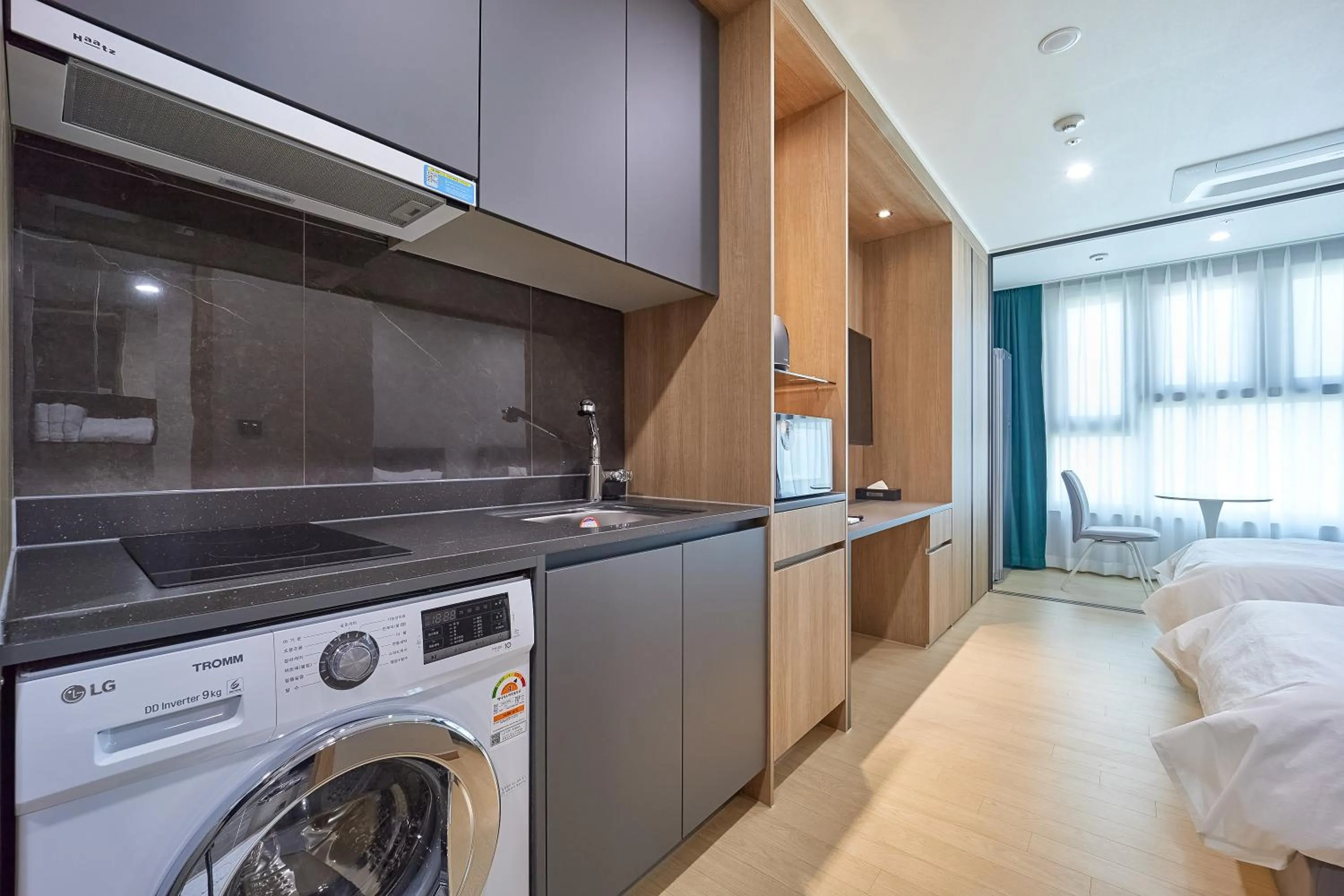 pet friendly, Bed in Jeonju Signature Hotel