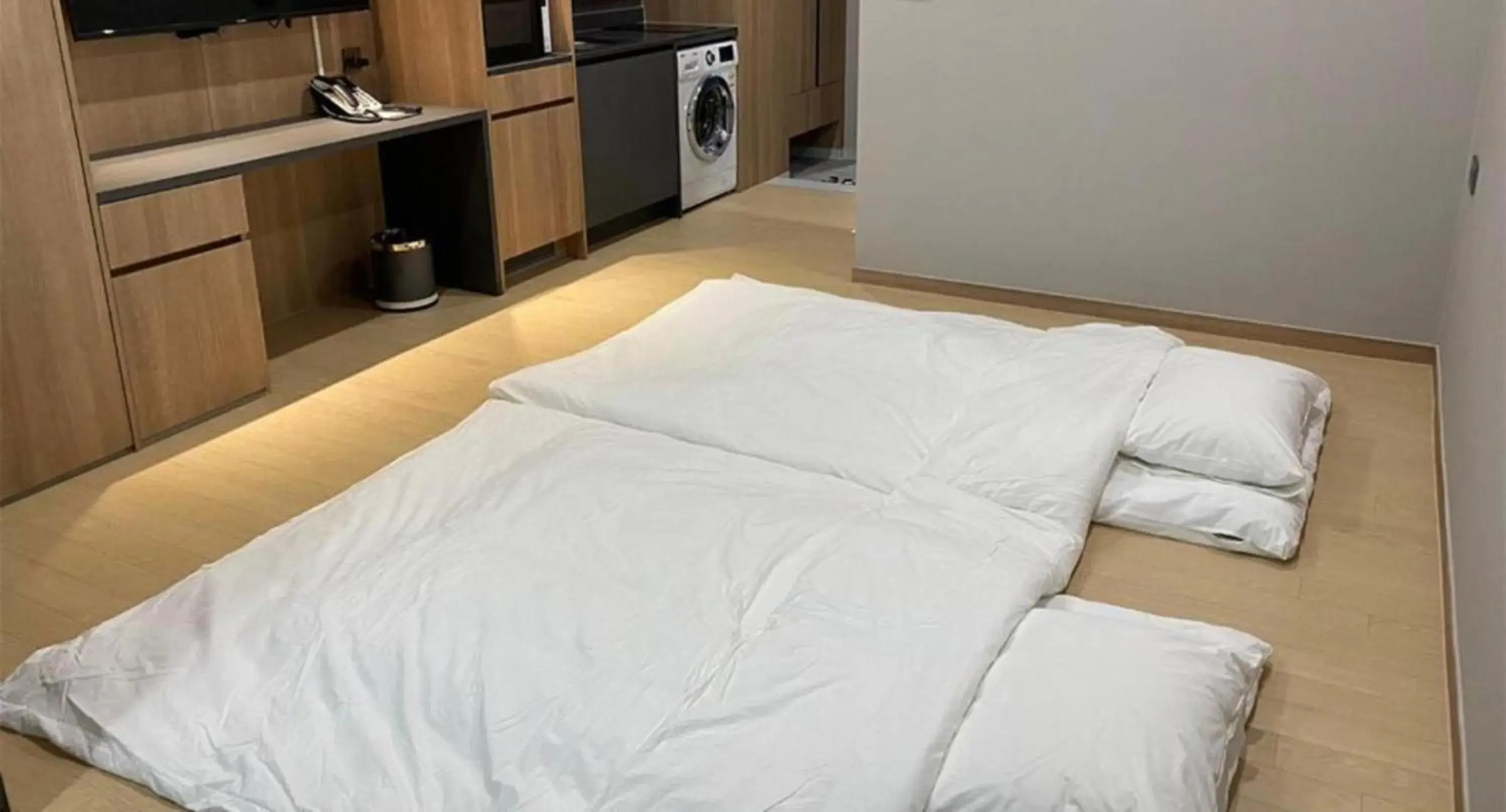 Photo of the whole room, Bed in Jeonju Signature Hotel Photo of the whole room, Bed in Jeonju Signature Hotel