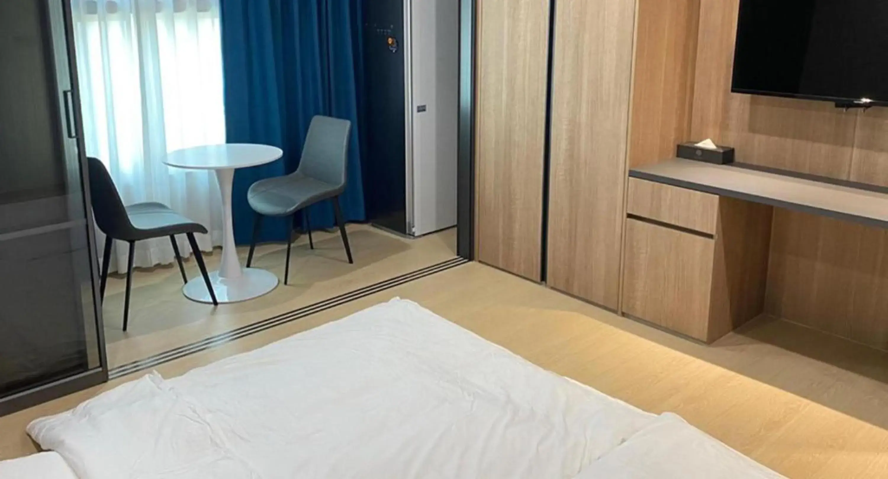 Photo of the whole room, Bed in Jeonju Signature Hotel Photo of the whole room, Bed in Jeonju Signature Hotel