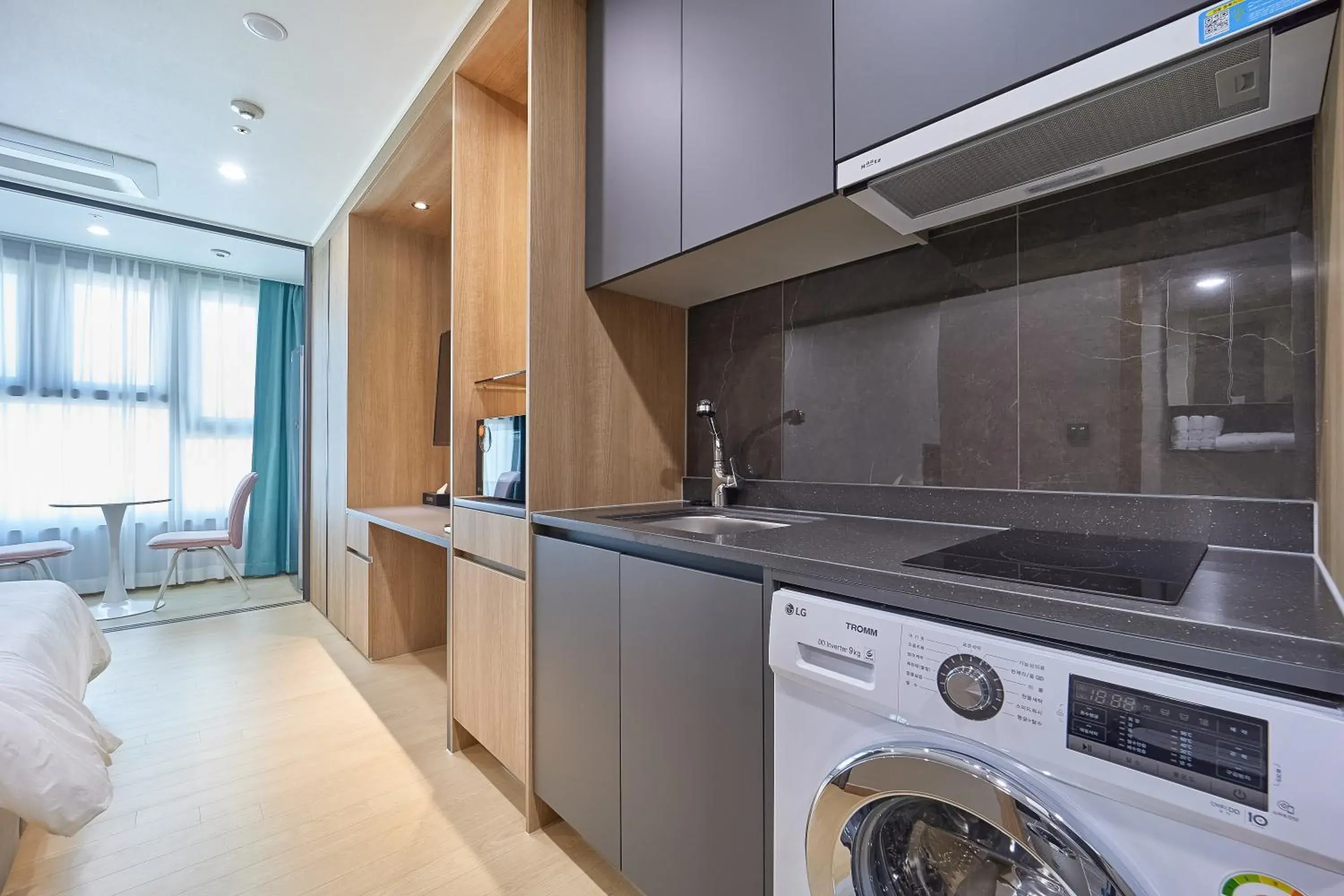 Photo of the whole room in Jeonju Signature Hotel Photo of the whole room in Jeonju Signature Hotel