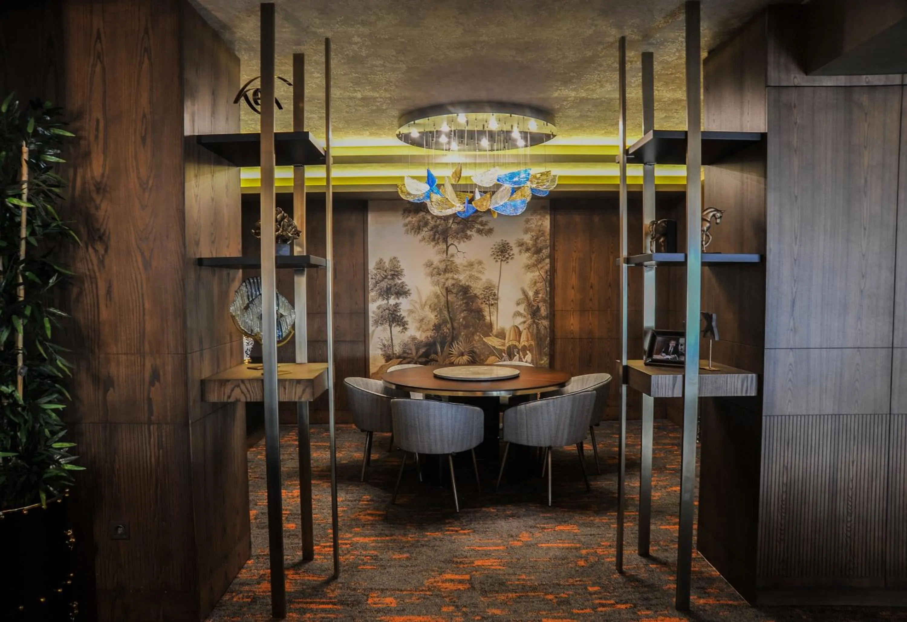 Restaurant/places to eat in The Alpfine Hotel