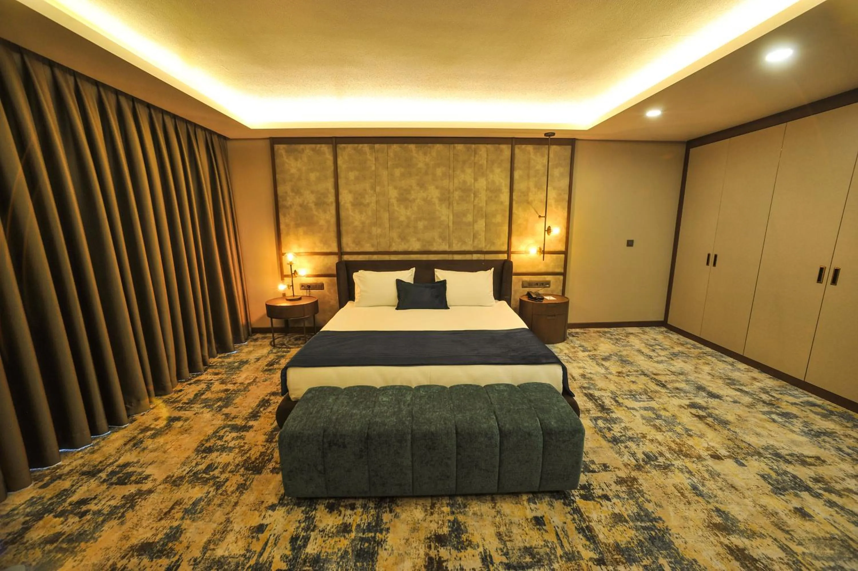 Bedroom, Bed in The Alpfine Hotel