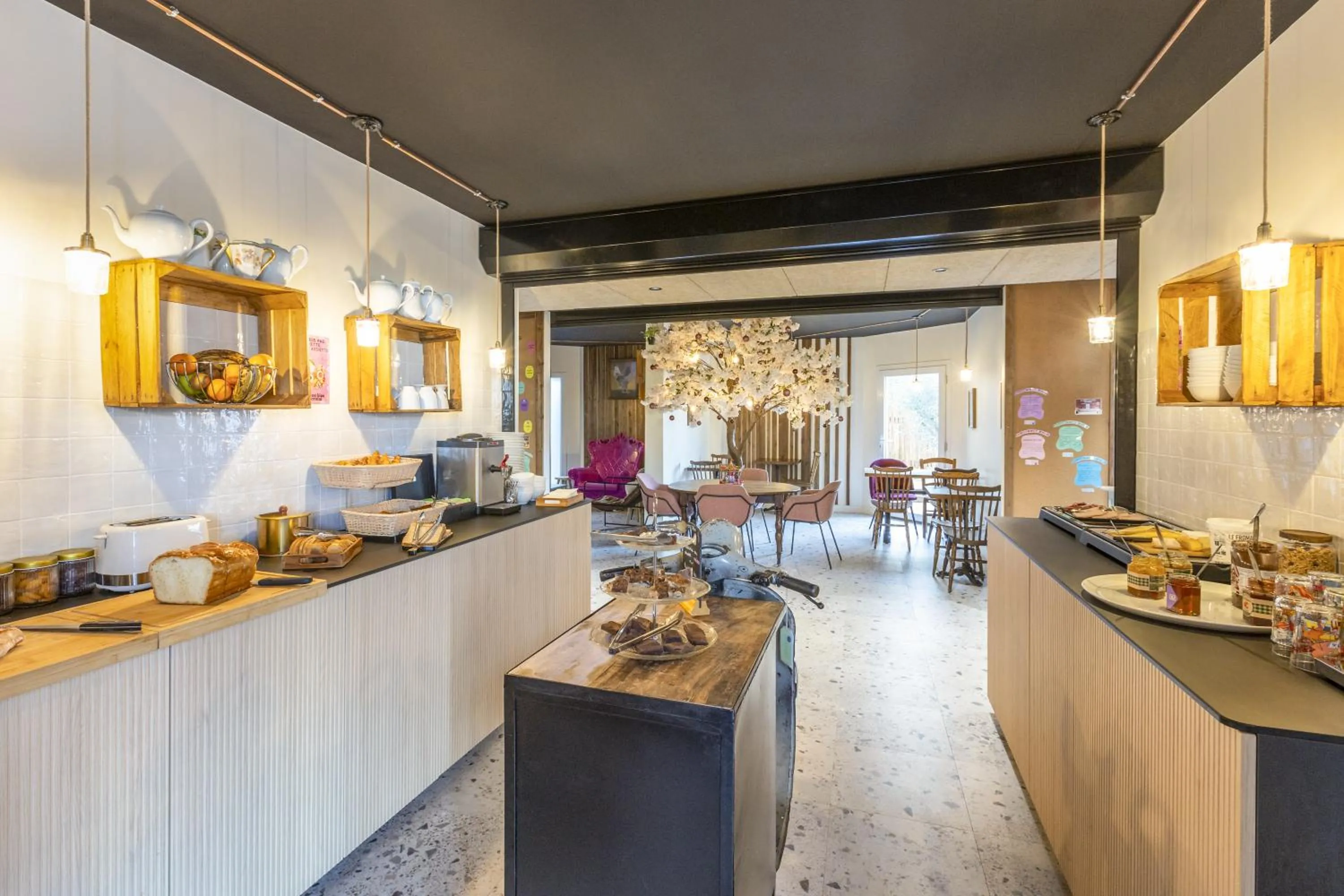 Breakfast in Théo Hôtel Limoges, The Originals City