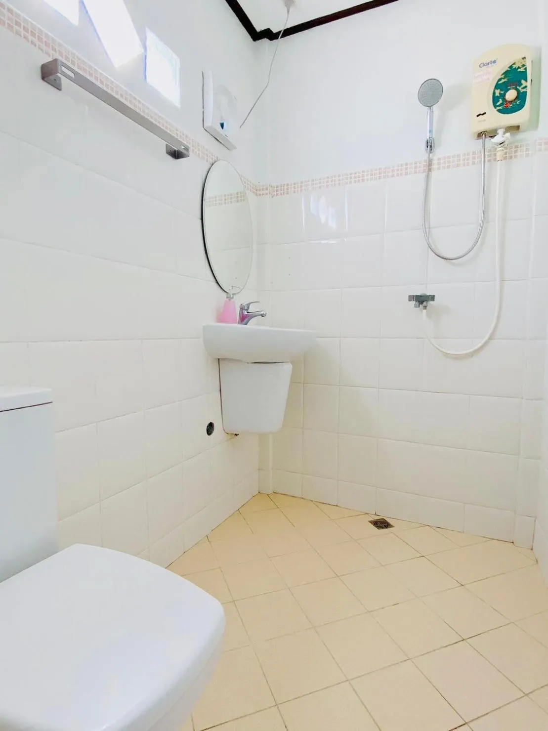 Shower in Baan Karnjana Hotel Samui